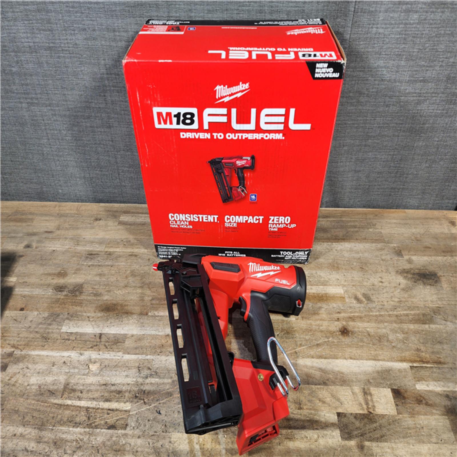 HOUSTON LOCATION - AS-IS Milwaukee 2841-20 18V Cordless Gen II 16 Gauge Angled Finish Nailer (Tool Only)