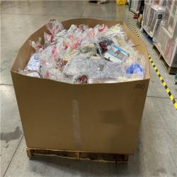 DALLAS LOCATION- NEW!- BULLSEYE MIXED CLOTHING PALLET (300 UNITS)
