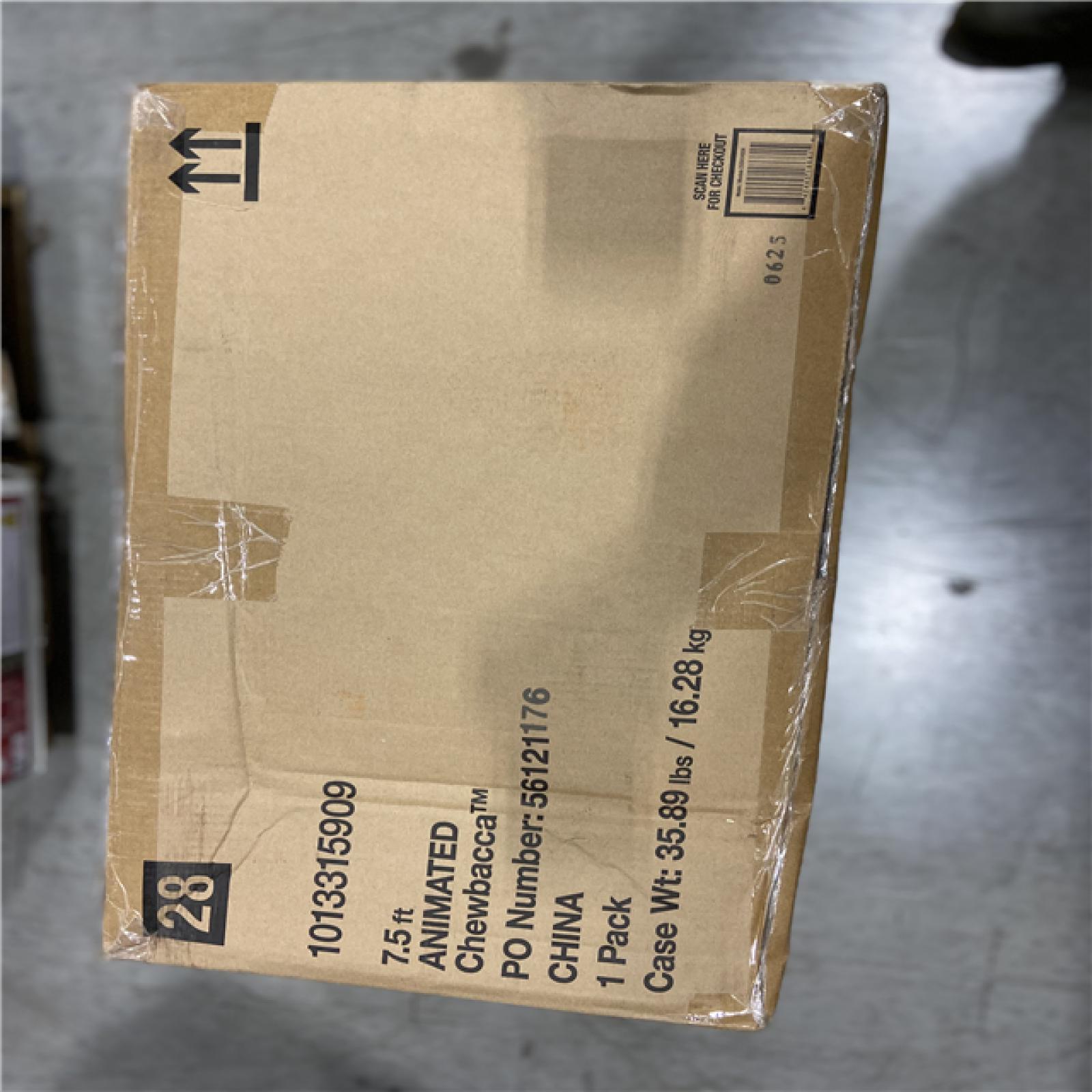 DALLAS LOCATION - Star Wars 7.5 ft. Animated Chewbacca