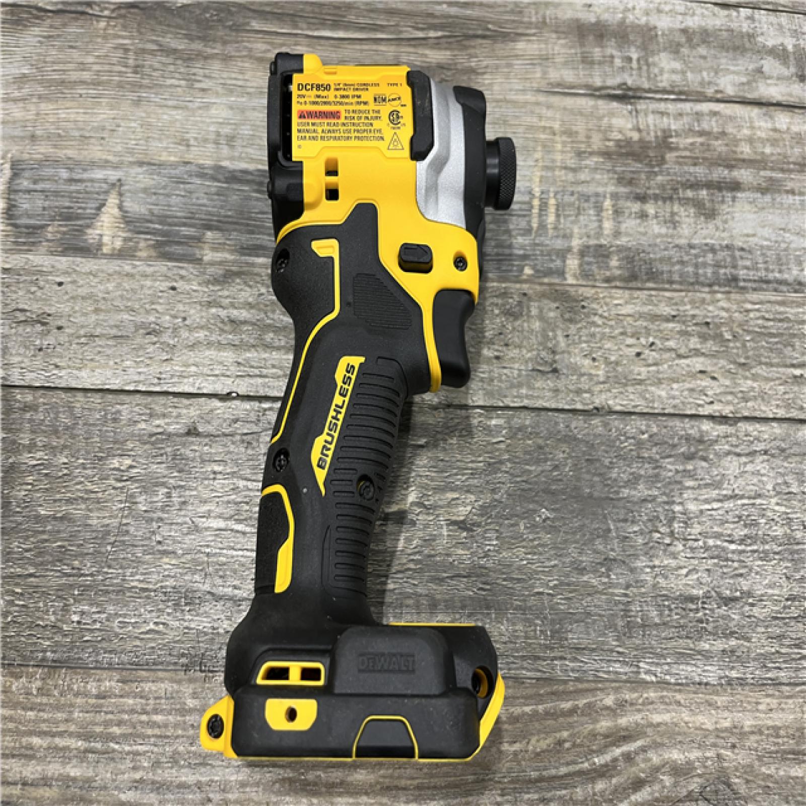 AS-IS DEWALT ATOMIC 20V MAX Lithium-Ion Cordless 1/4 in. Brushless Impact Driver Kit