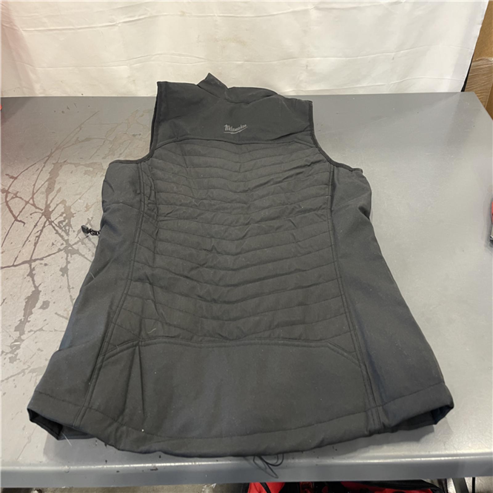AS-IS- Milwaukee L Women's Heated Vest Kit Black
