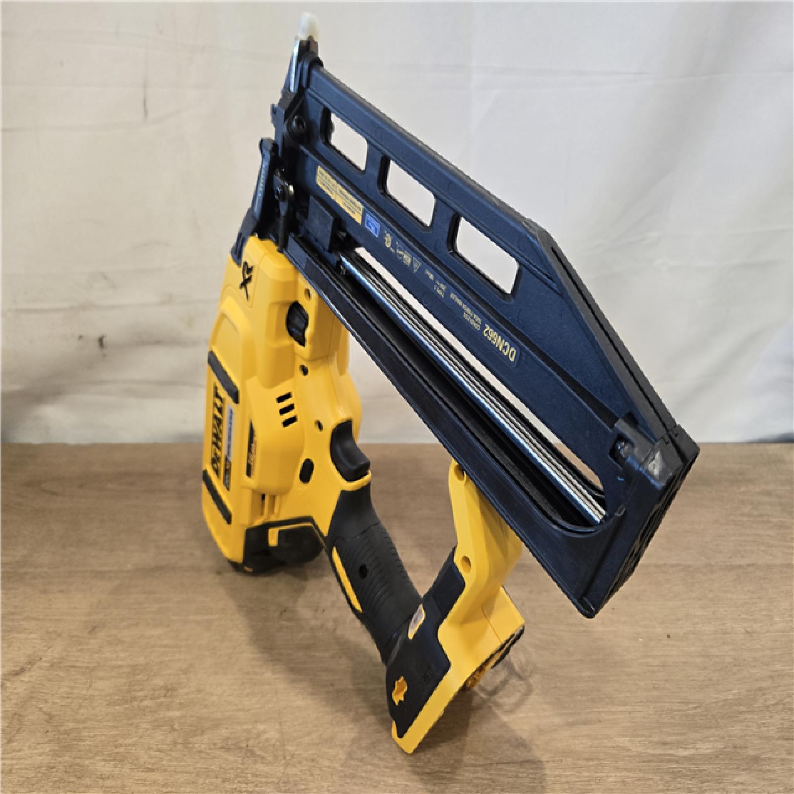 AS-IS DEWALT 20V MAX XR 16-Gauge Cordless Finish Nailer (Tool Only)