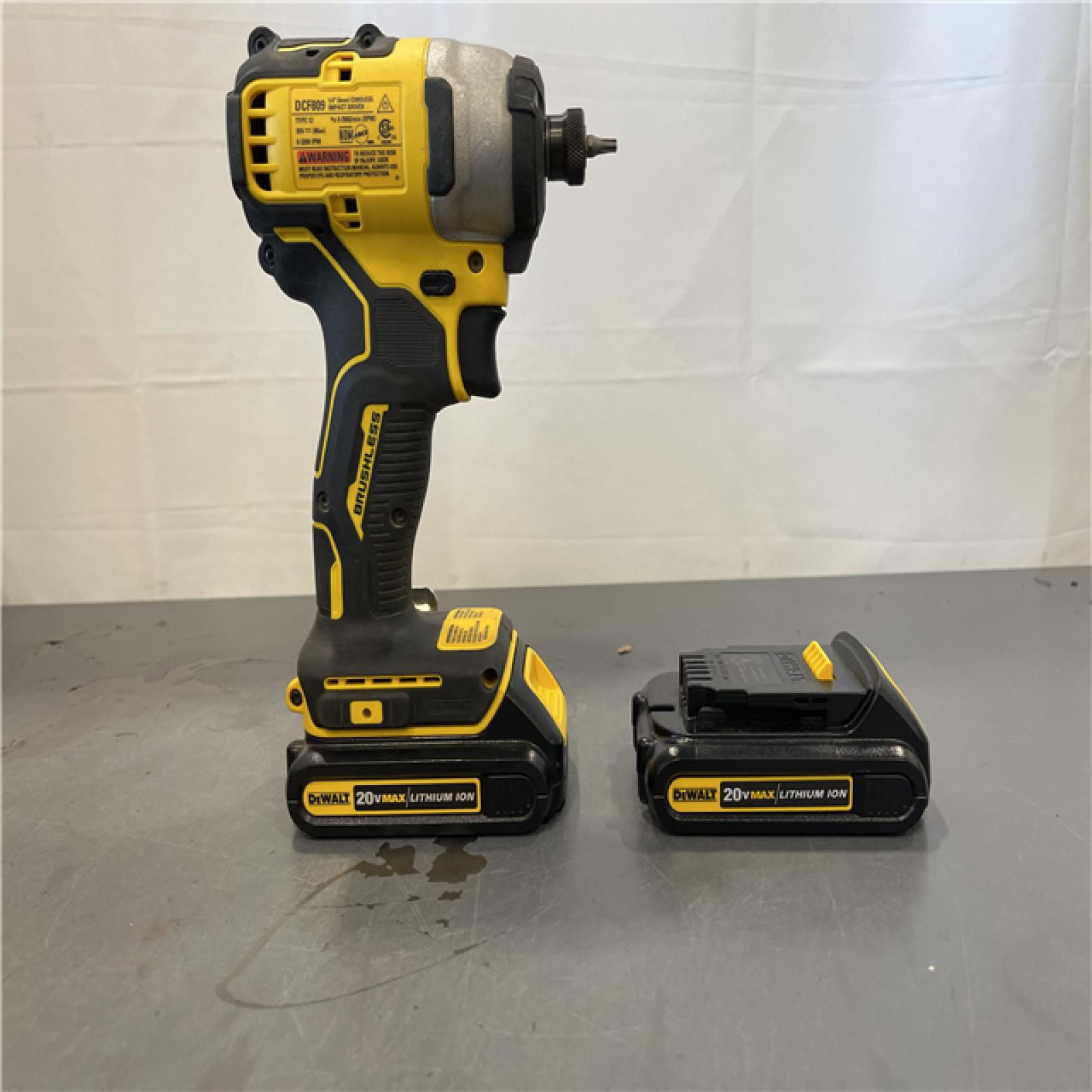 AS-IS - DeWalt ATOMIC 20V MAX Cordless Brushless Compact 1/4 in. Impact Driver Kit