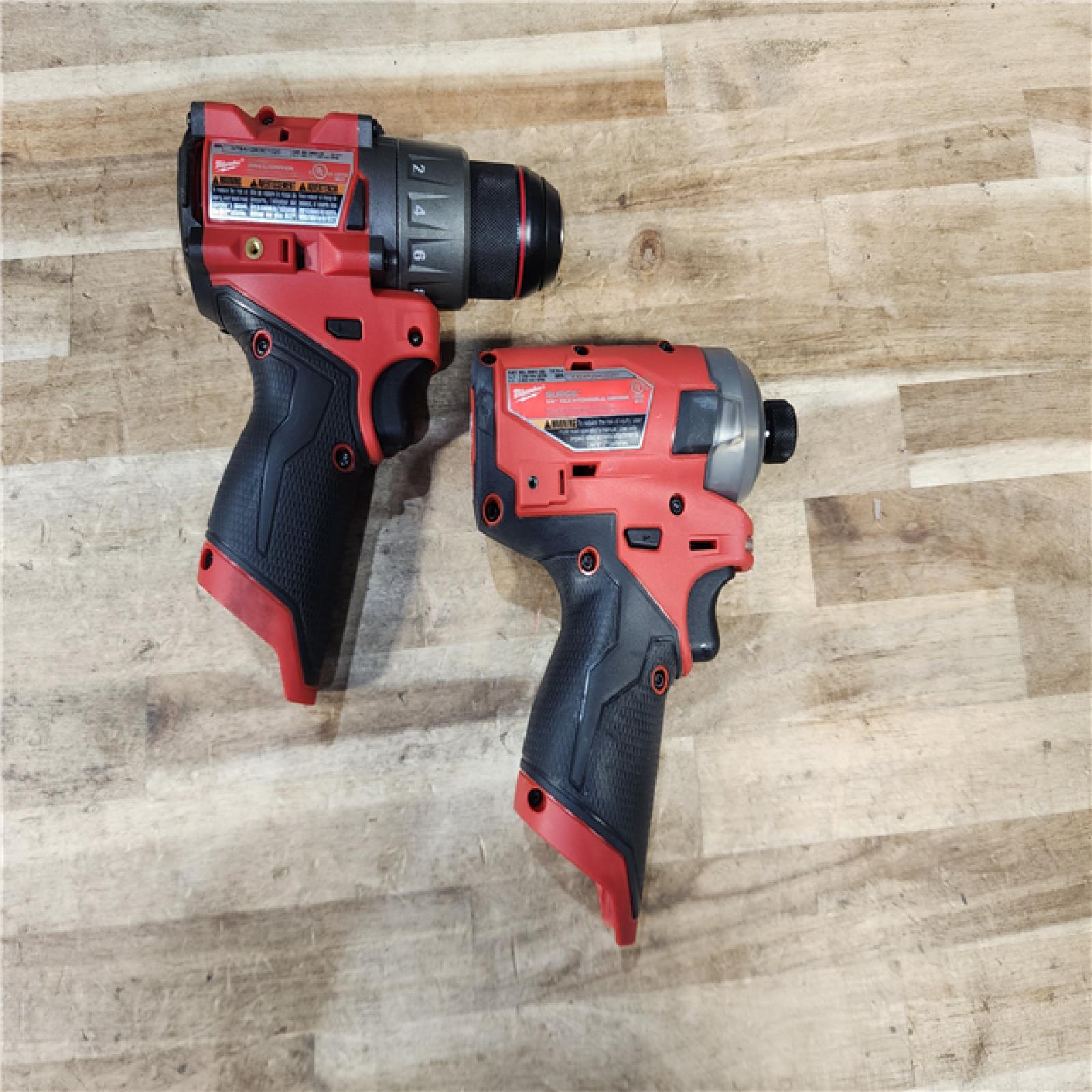 HOUSTON LOCATION - AS-IS MILWAUKEE 2 TOOL COMBO KIT W/ (2) BATTERY & CHARGER