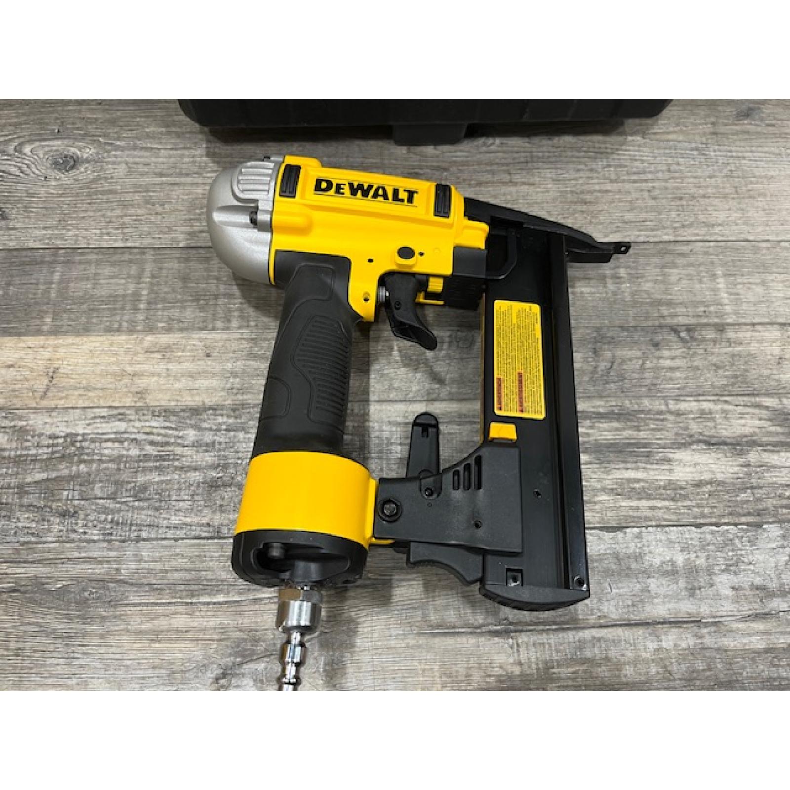 AS-IS DEWALT 12V MAX Lithium-Ion 100 ft. Green Self-Leveling 3-Beam 360 Degree Laser Level Kit