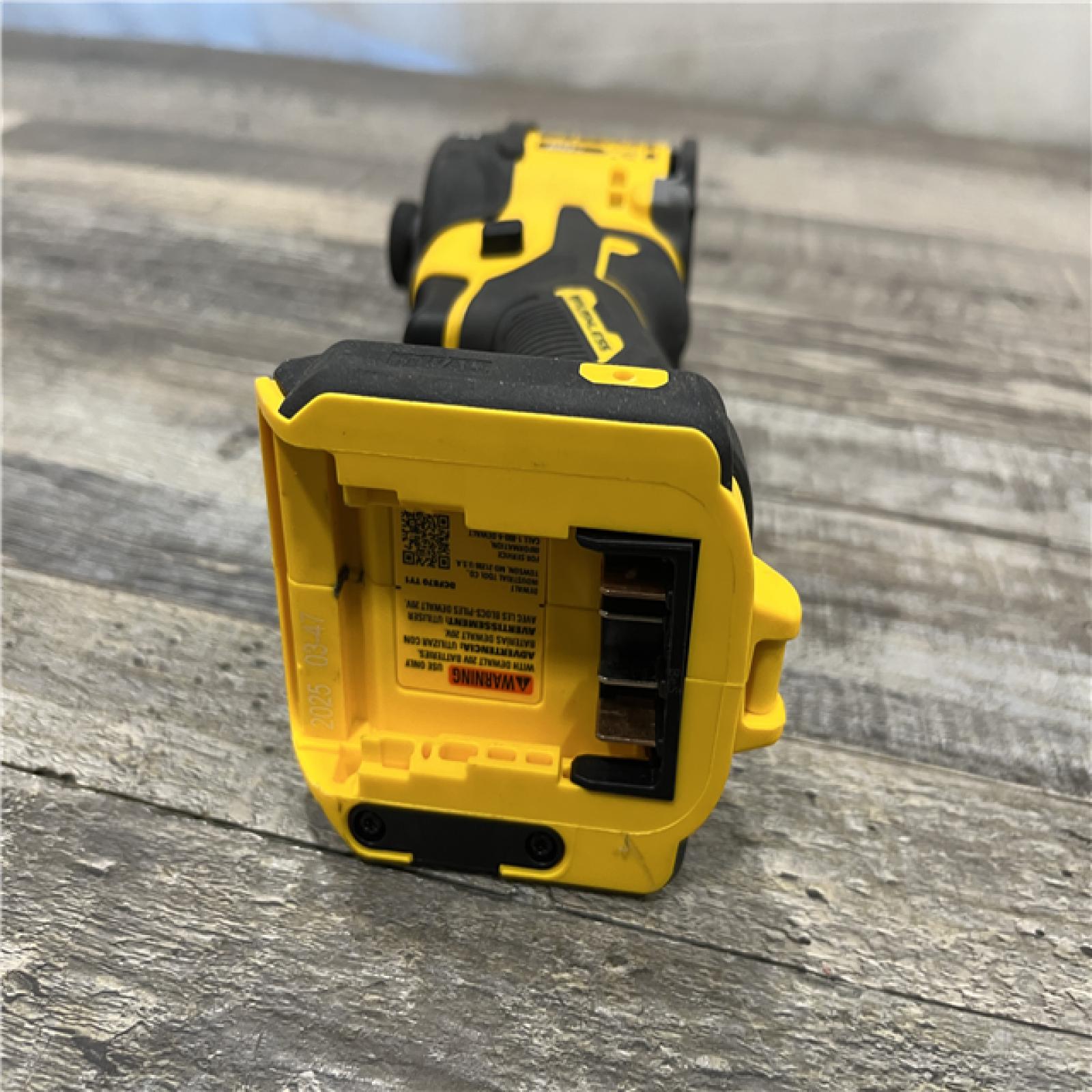 AS-IS DEWALT 20V XR Brushless Cordless 1/4 in. Quiet Hydraulic Impact Driver (Tool-Only)