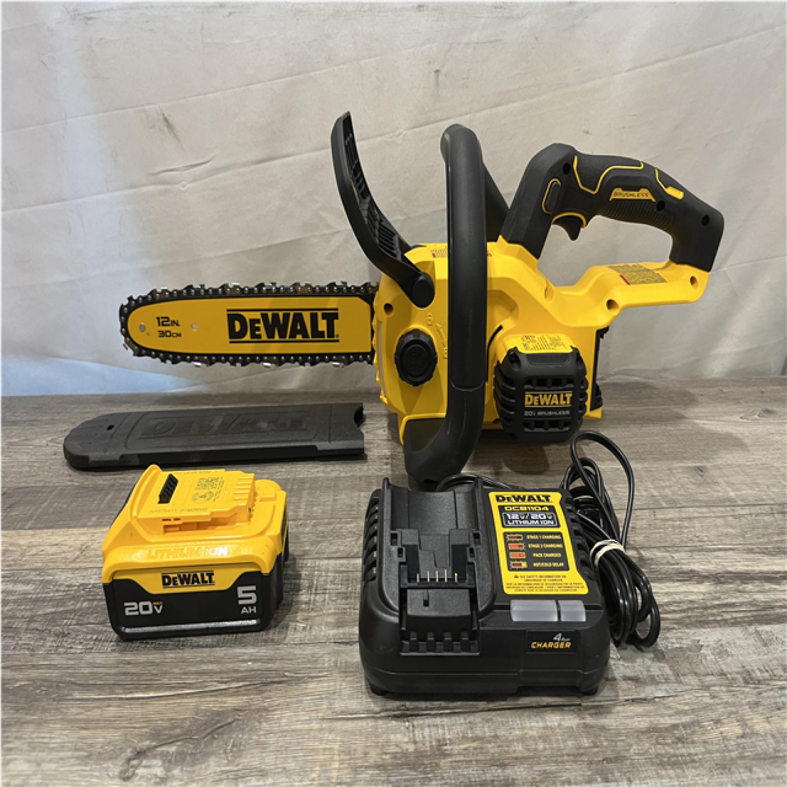 AS-IS DEWALT 20V MAX Compact 12 Brushless Cordless Chainsaw Kit
