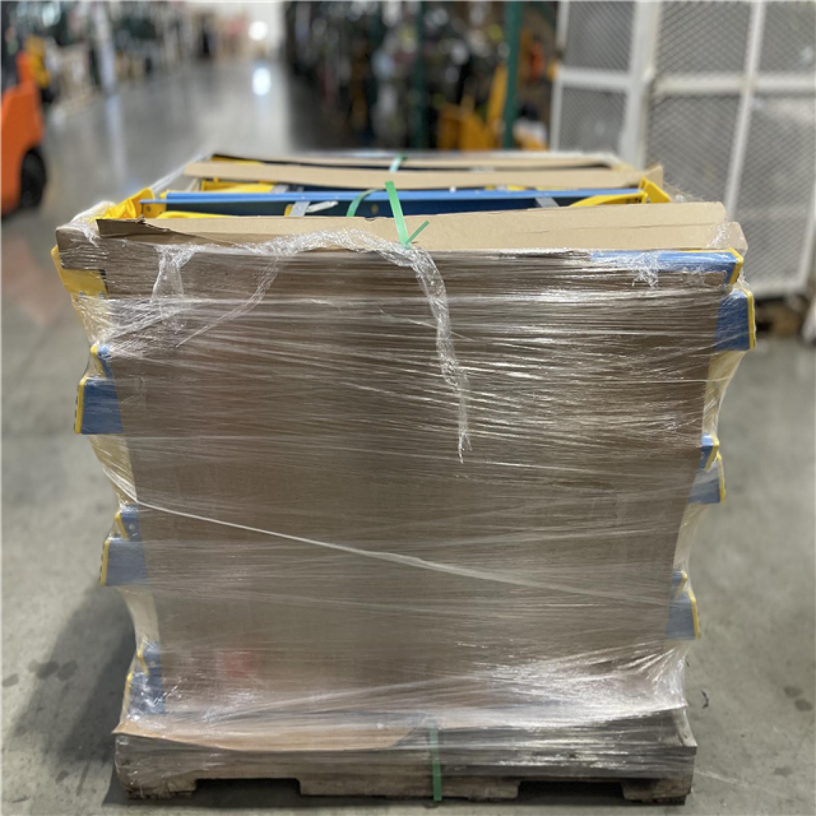 DALLAS LOCATION - Werner 4 Ft. 250 Lbs. Load Capacity Type-I Duty Rating Fiberglass Step Ladder PALLET-(12 UNITS)