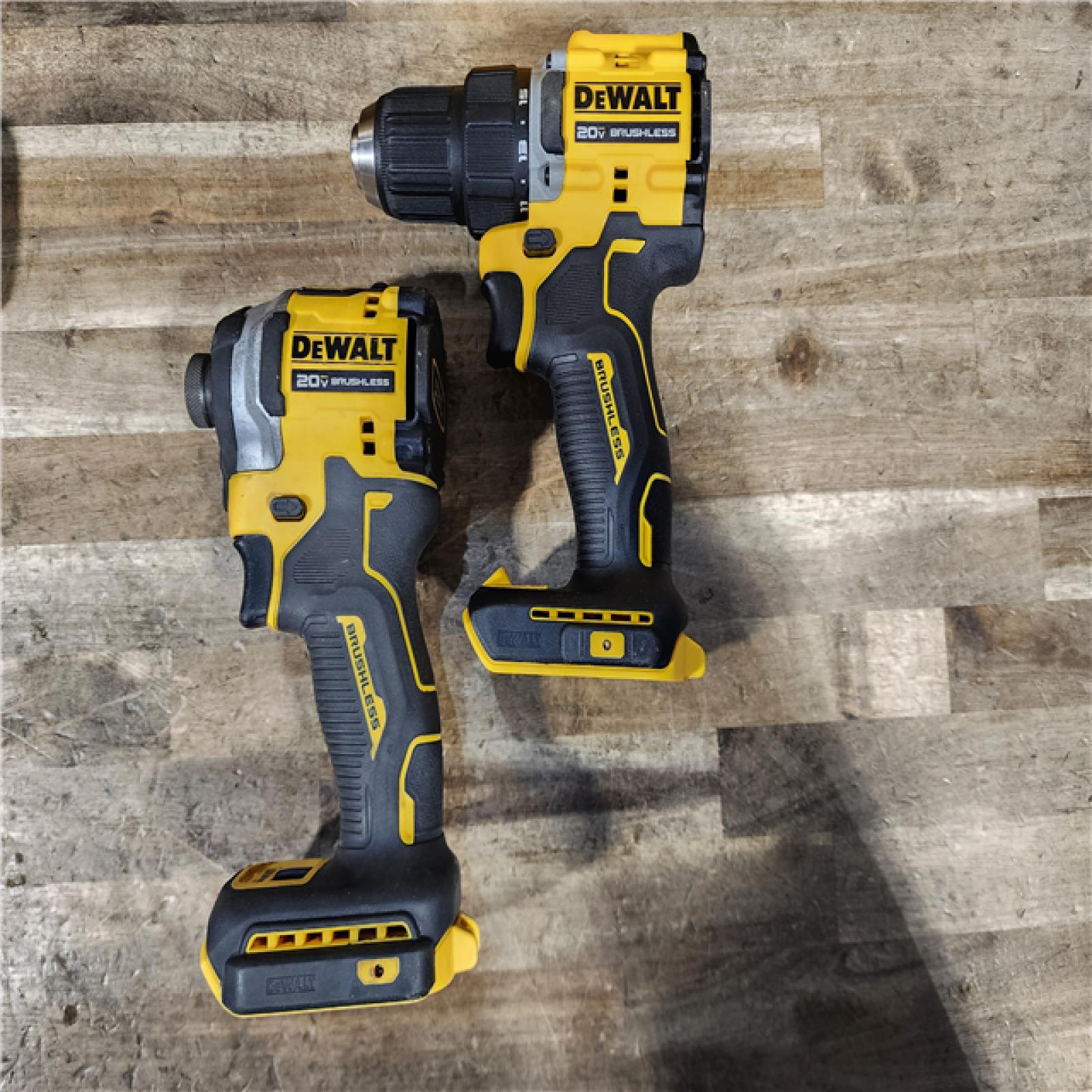 HOUSTON LOCATION - AS-IS Dewalt DCK225D2 20V MAX ATOMIC Brushless Compact Lithium-Ion 1/2 in. Cordless Drill Driver and 1/4 in. Impact Driver Combo Kit with 2 Batteries 2 Ah