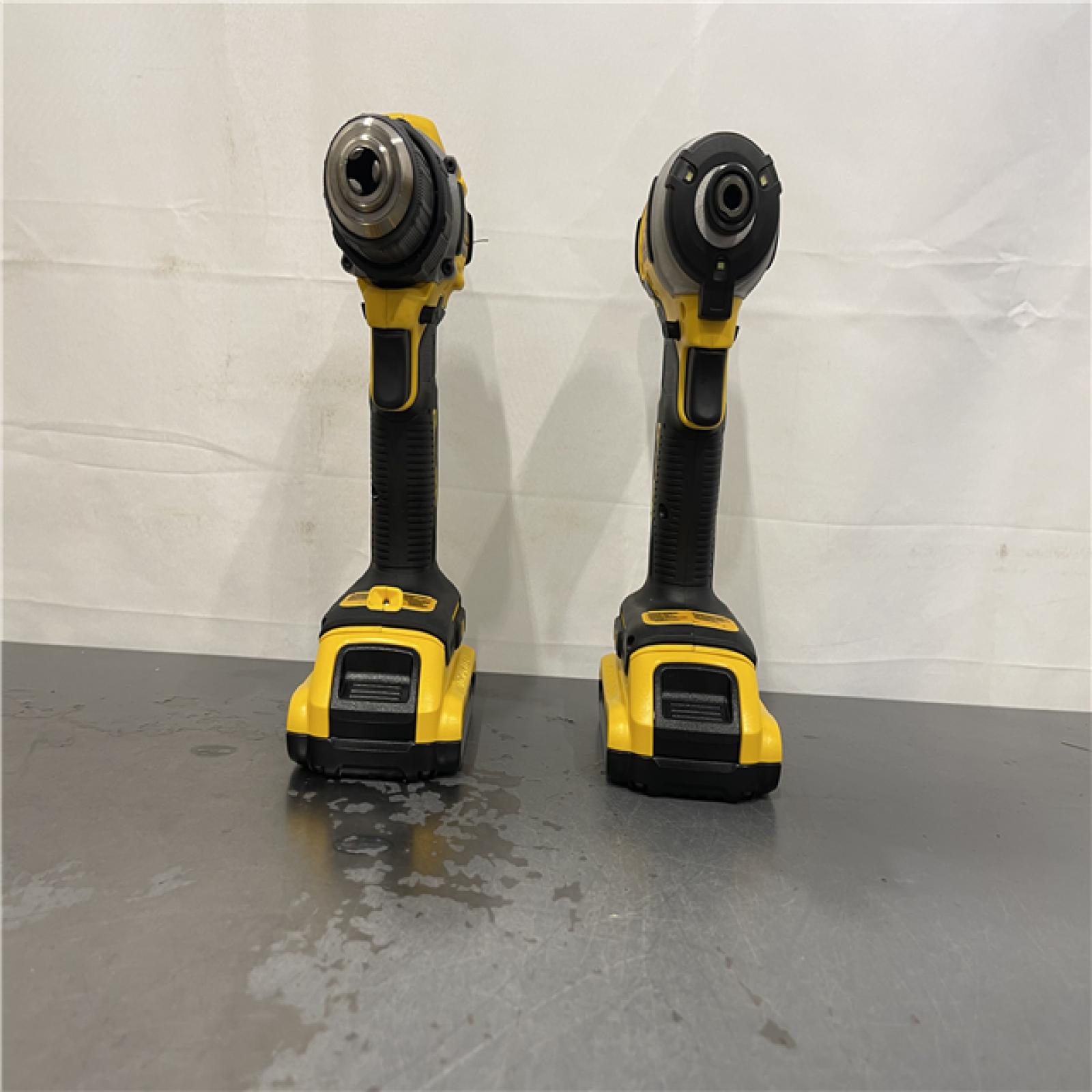 AS-IS- DEWALT ATOMIC 20-Volt MAX Lithium-Ion Cordless Combo Kit