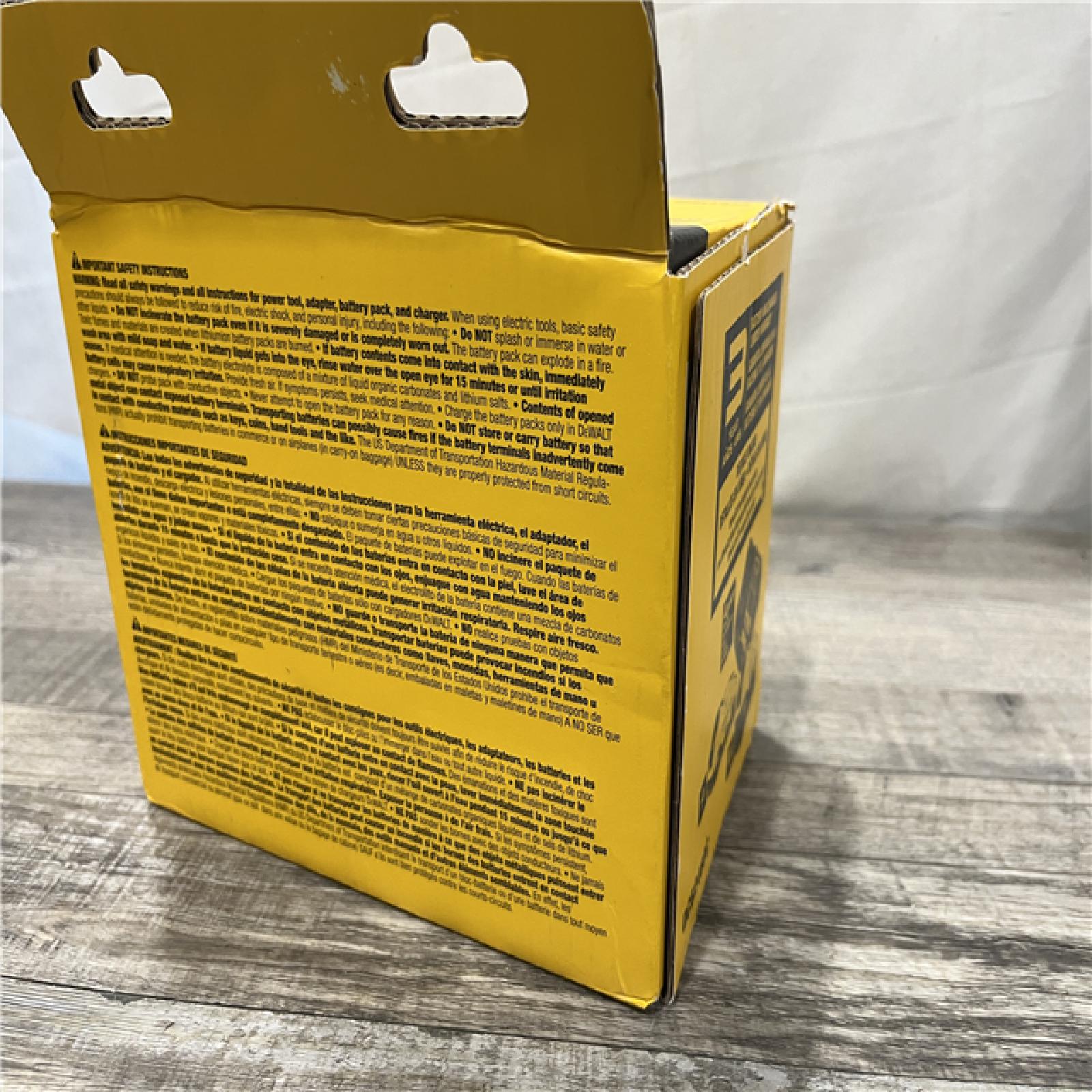 NEW - DEWALT 20V MAX Lithium-Ion 6.0Ah and 4.0Ah Battery and Charger Starter Kit