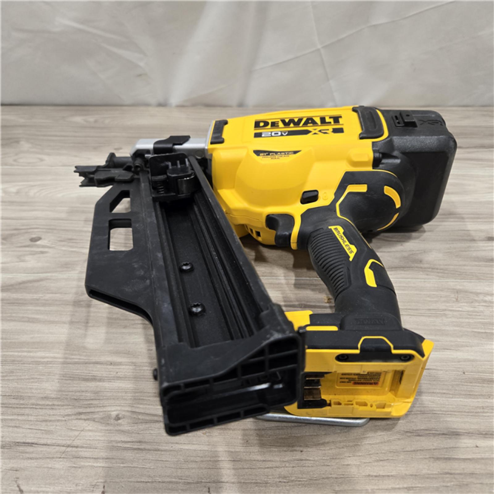 AS-IS DEWALT 20-Volt 21° Cordless Framing Nailer (Tool-Only)