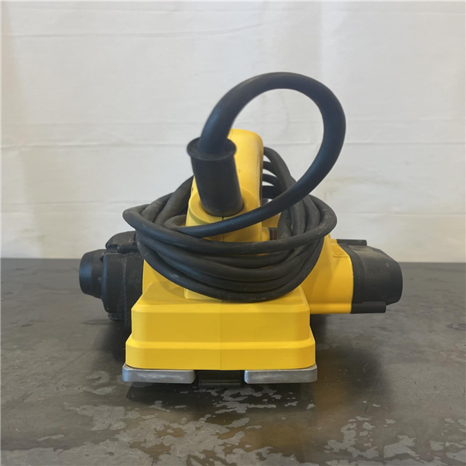 AS-IS- DEWALT 5.5 Amp 3-1/4 in. Portable Corded Hand Planer