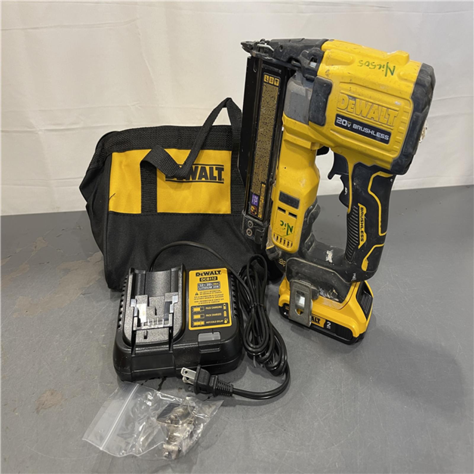 AS-IS - DeWalt ATOMIC 20V MAX Lithium Ion Cordless 23 Gauge Pin Nailer Kit