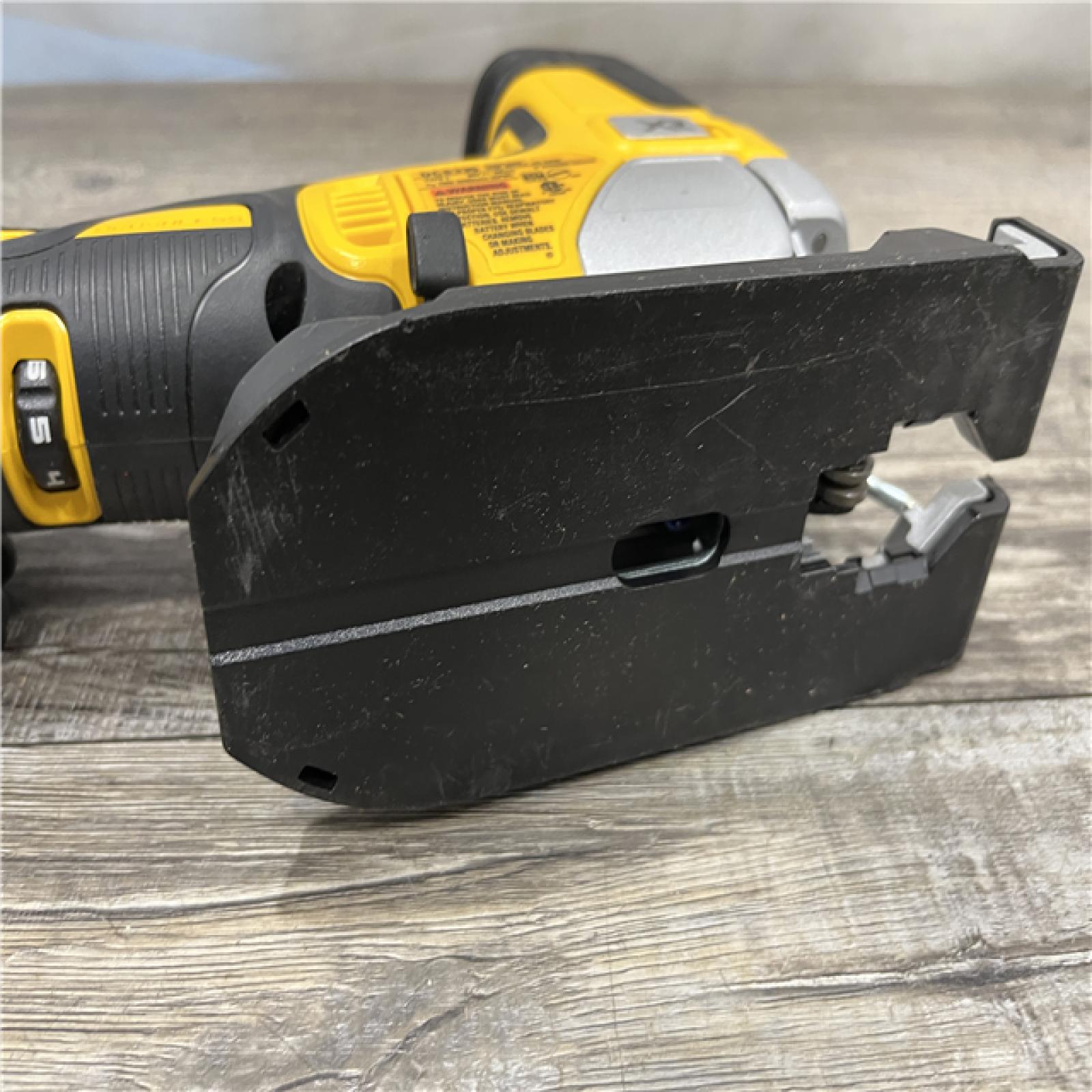 AS-IS DEWALT 20V MAX XR Cordless Barrel Grip Jigsaw (Tool Only)