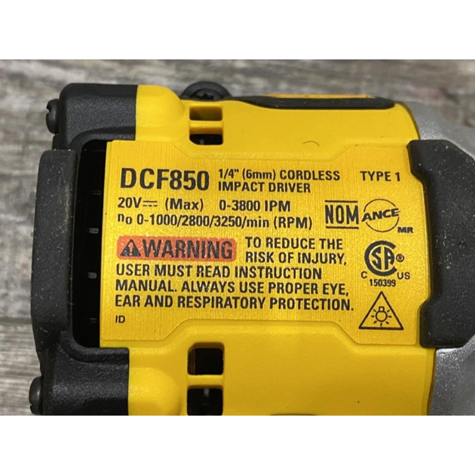 AS-IS DEWALT ATOMIC 20V MAX Lithium-Ion Cordless 1/4 in. Brushless Impact Driver Kit