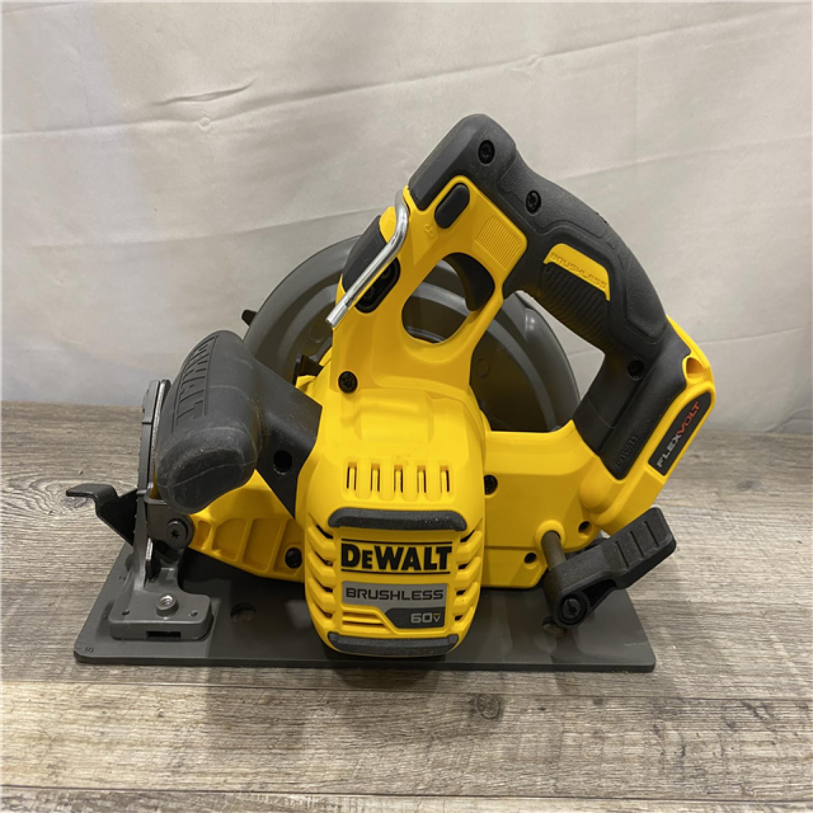 AS-IS DEWALT FLEXVOLT 60V MAX Cordless Brushless 7-1/4 in. Circular Saw with Brake (Tool Only)