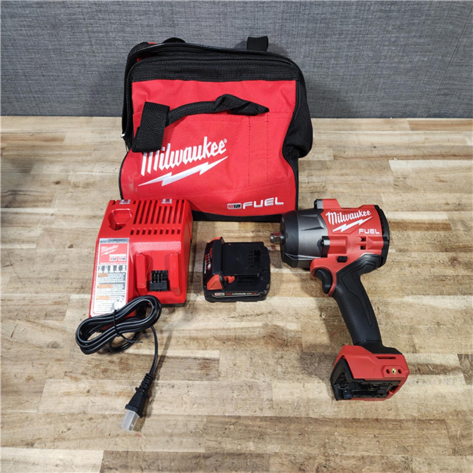 HOUSTON LOCATION - AS - IS Milwaukee FUEL 18V Lithium-Ion Brushless Cordless 1/2 in. Impact Wrench w/Friction Ring Kit