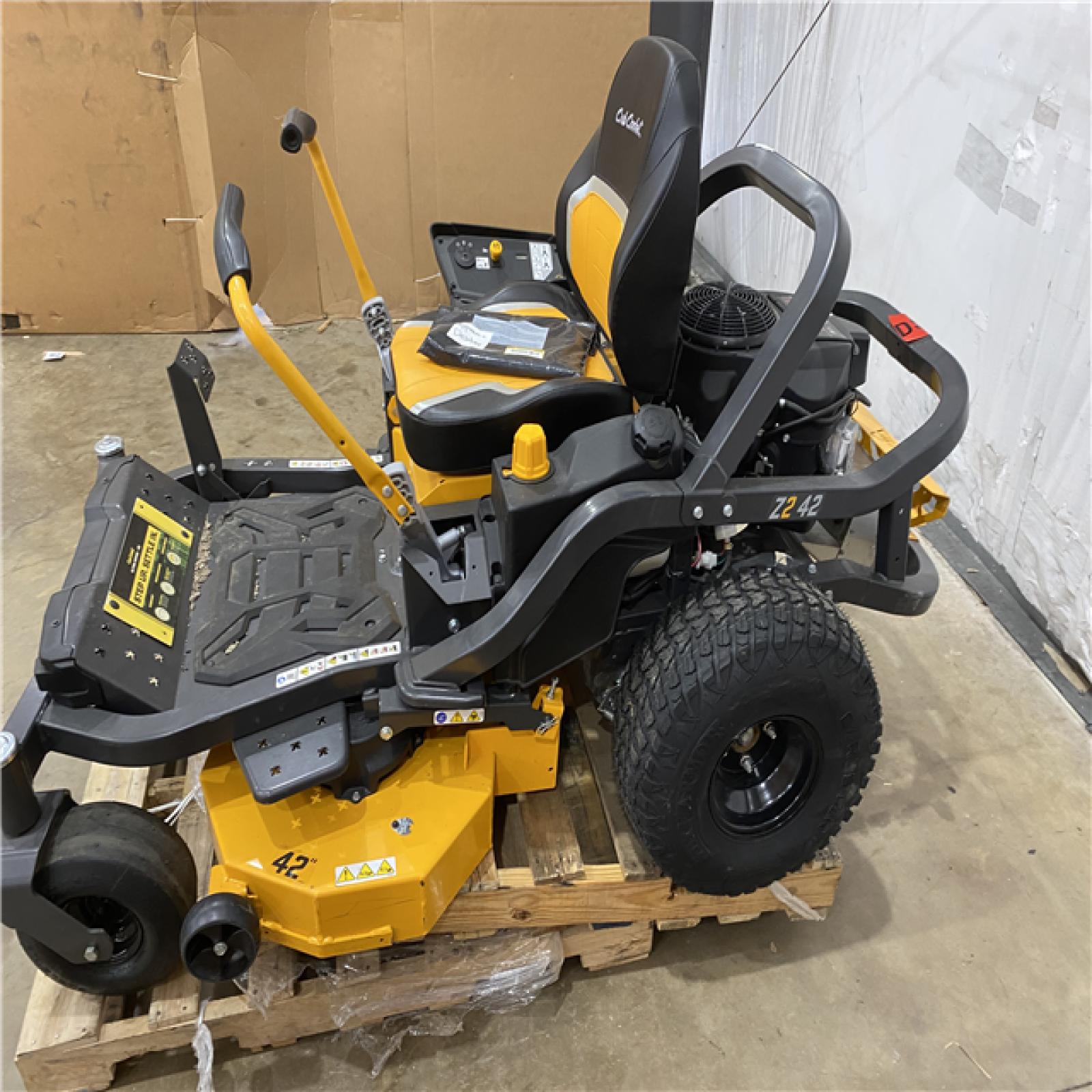 Houston Location - AS-IS Outdoor Power Equipment CUB CADET Z2 42 SIT DOWN MOWER