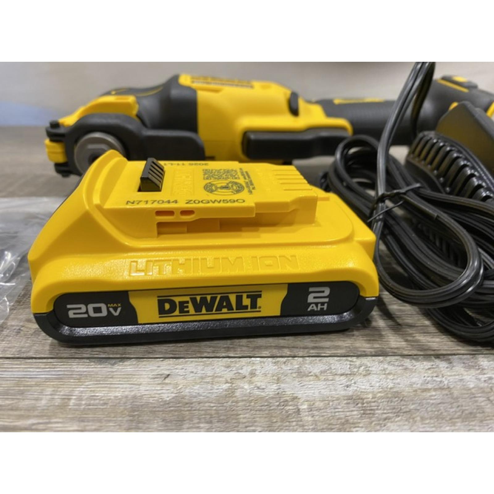 AS-IS DEWALT ATOMIC 20V MAX Cordless Brushless Oscillating Multi Tool Kit