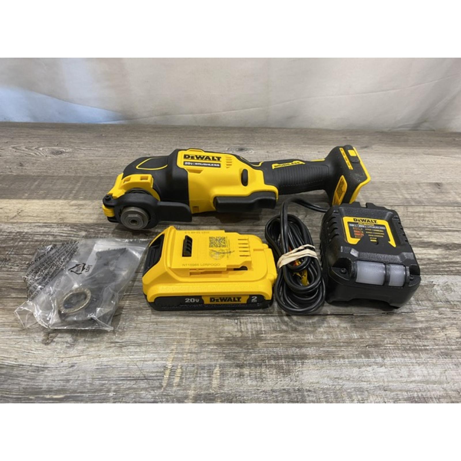 AS-IS DEWALT ATOMIC 20V MAX Cordless Brushless Oscillating Multi Tool Kit