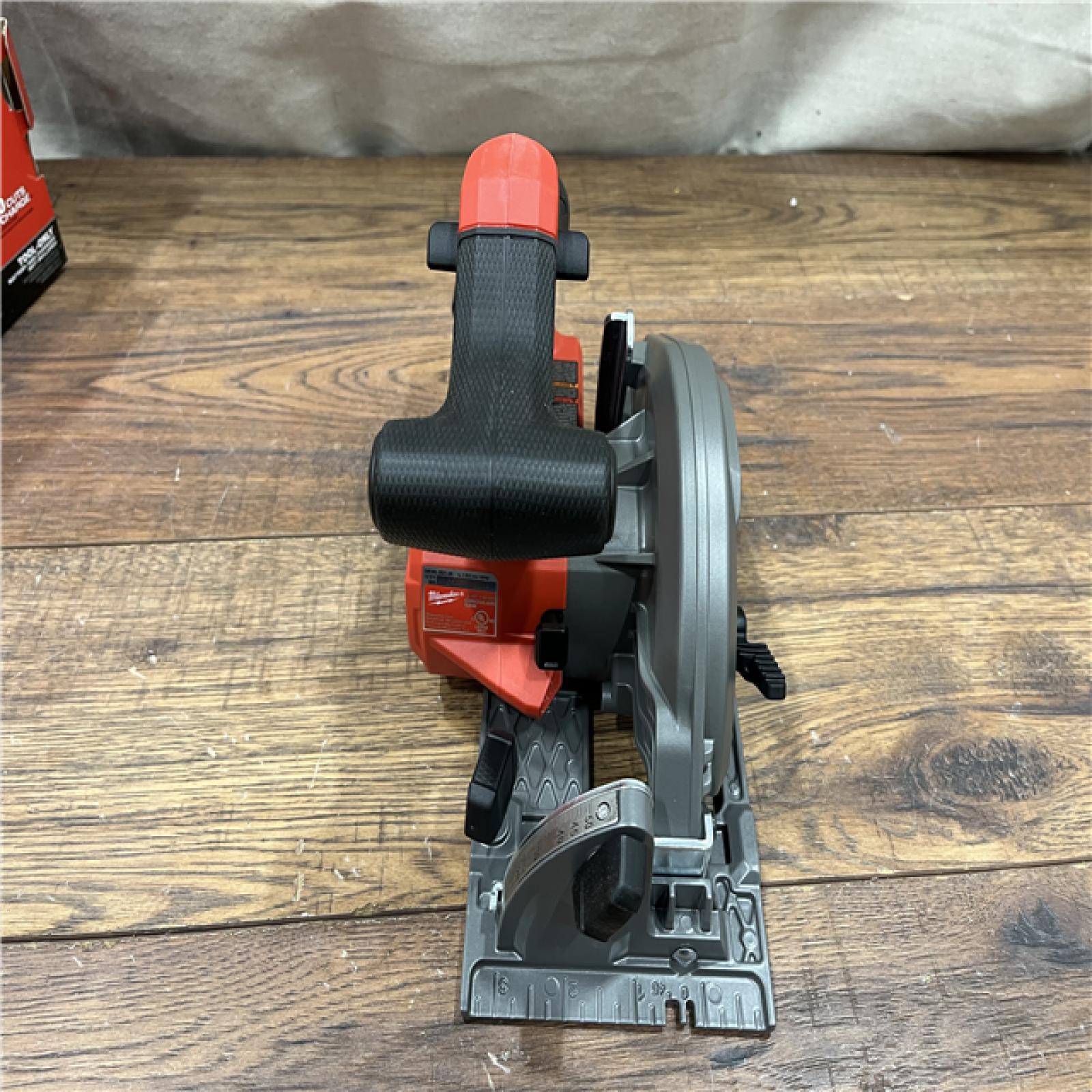 AS-IS Milwaukee M12 FUEL 12V Lithium-Ion Brushless 5-3/8 in. Cordless Circular Saw (Tool-Only)