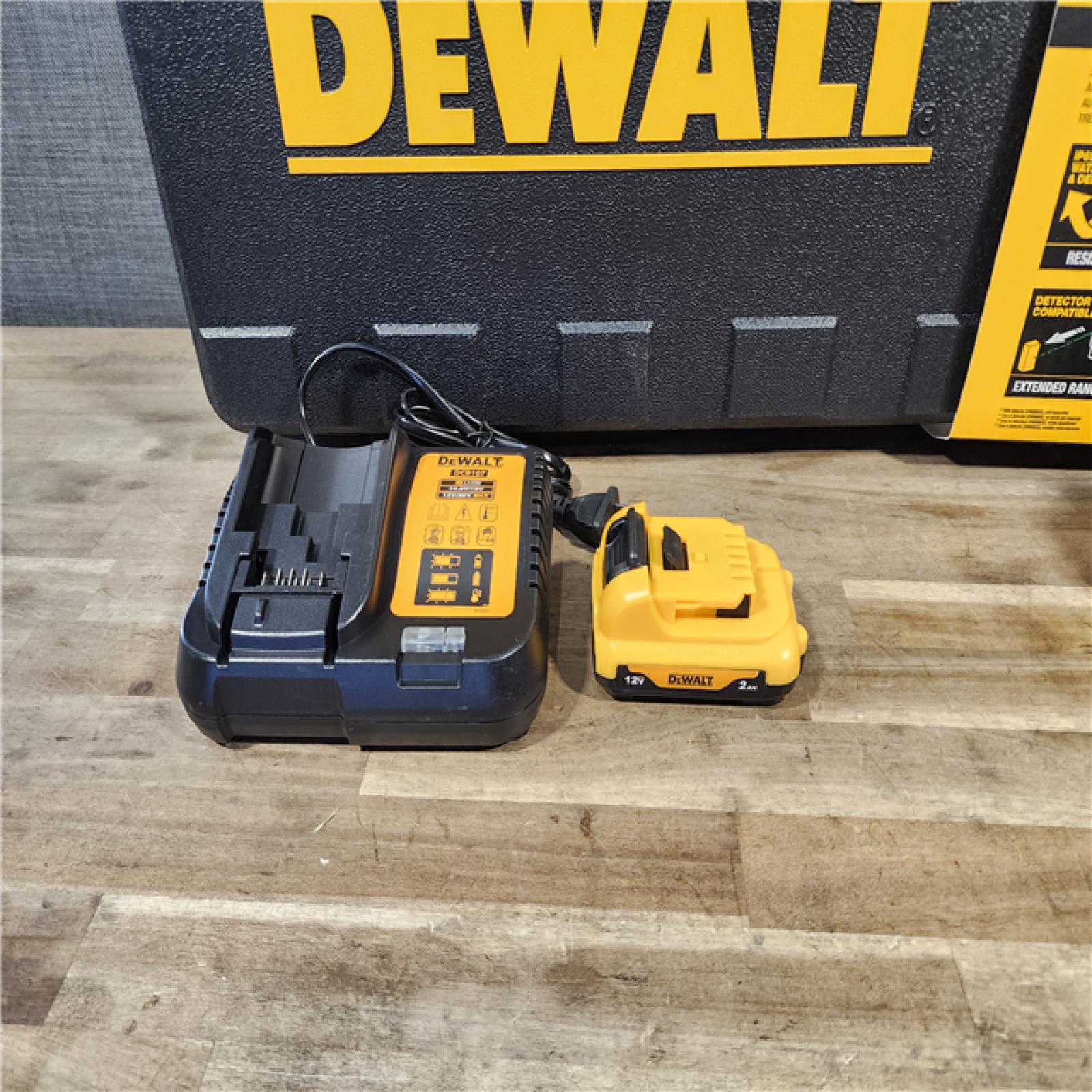 HOUSTON LOCATION - AS-IS DeWalt 12V MAX Lithium-Ion 100 Ft. Green Self-Leveling 3-Beam 360 Degree Laser Level with 2.0Ah Battery, Charger and Case