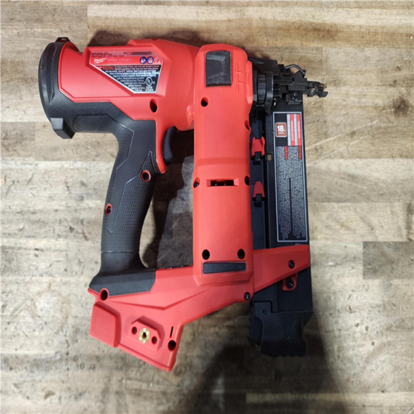 HOUSTON LOCATION - AS-IS Milwaukee M18 FUEL 18 Gauge Brad Nailer (TOOL ONLY)