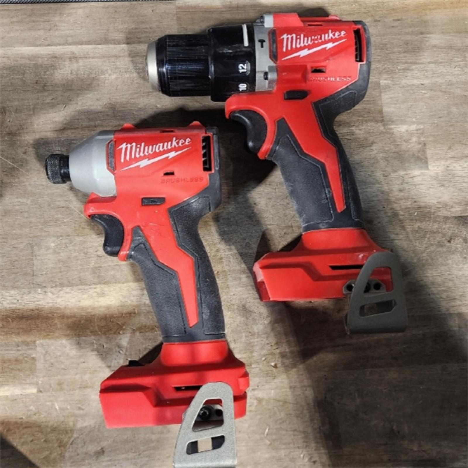 HOUSTON LOCATION - AS-IS MILWAUKEE 4 TOOL COMBO KIT W/ (2) BATTERY & CHARGER