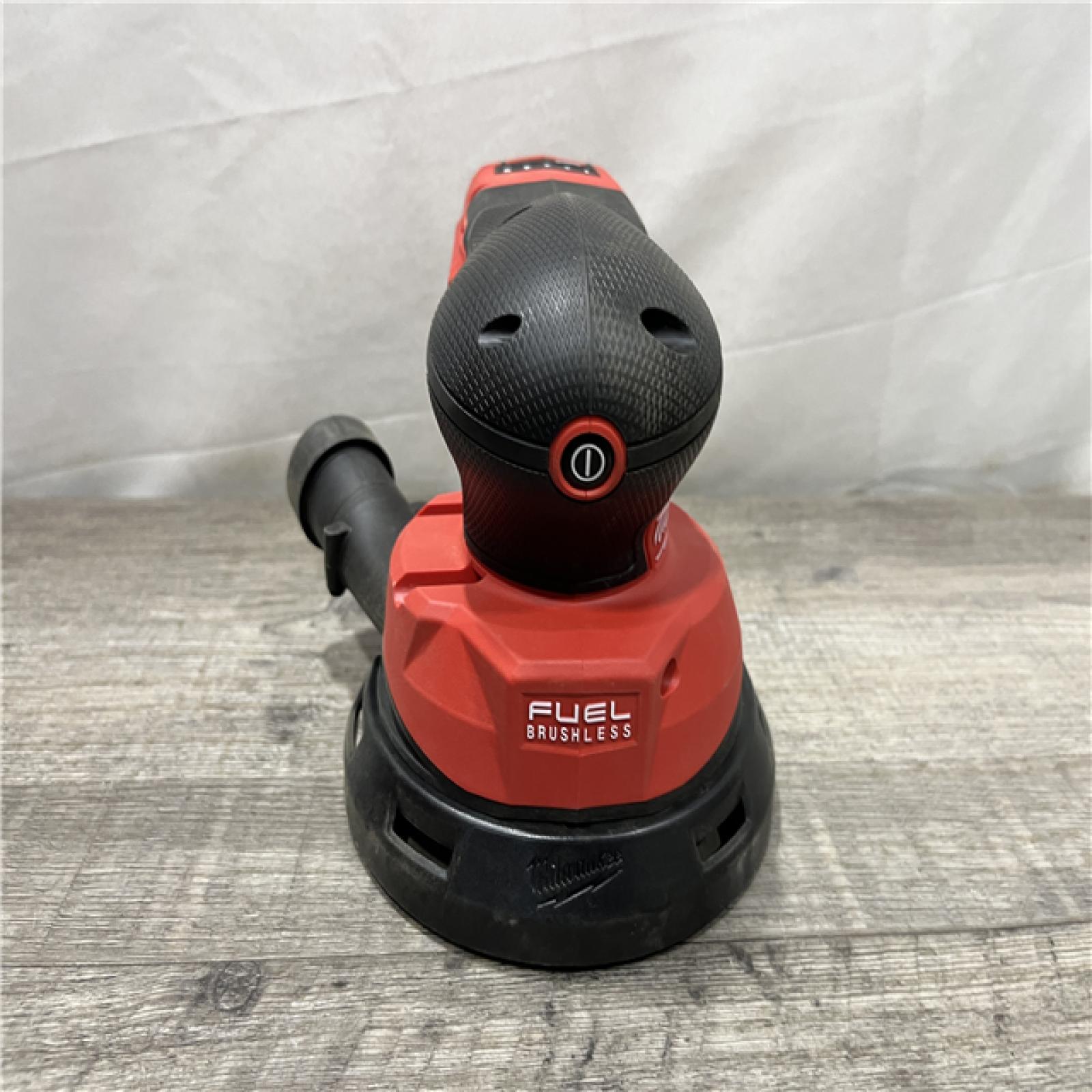 AS-IS Milwaukee 18V Lithium-Ion Brushless Cordless FUEL 5 in. Random Orbit Sander (Tool-Only)