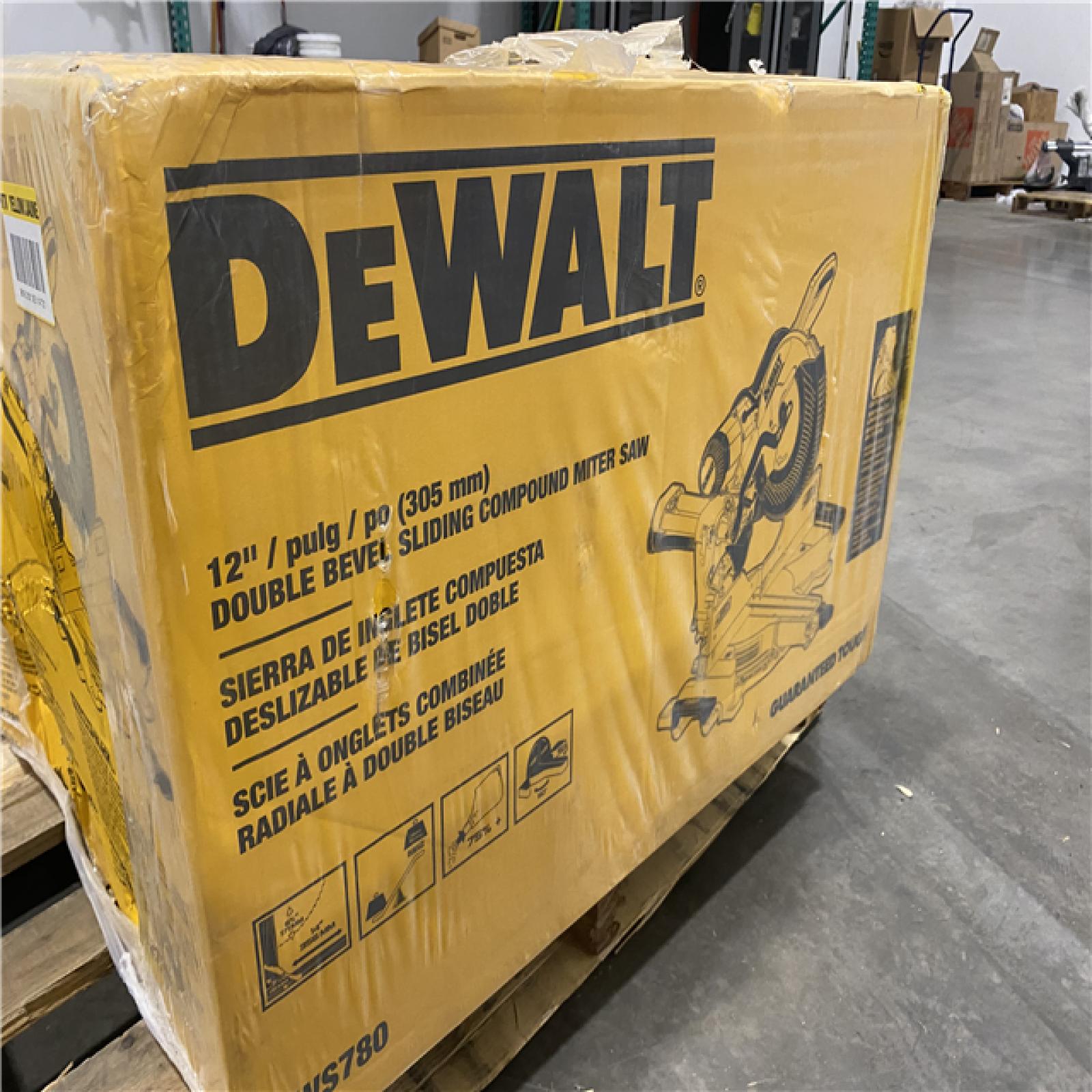 NEW- DEWALT 15 Amp Corded 12 in. Double Bevel Sliding Compound Miter Saw