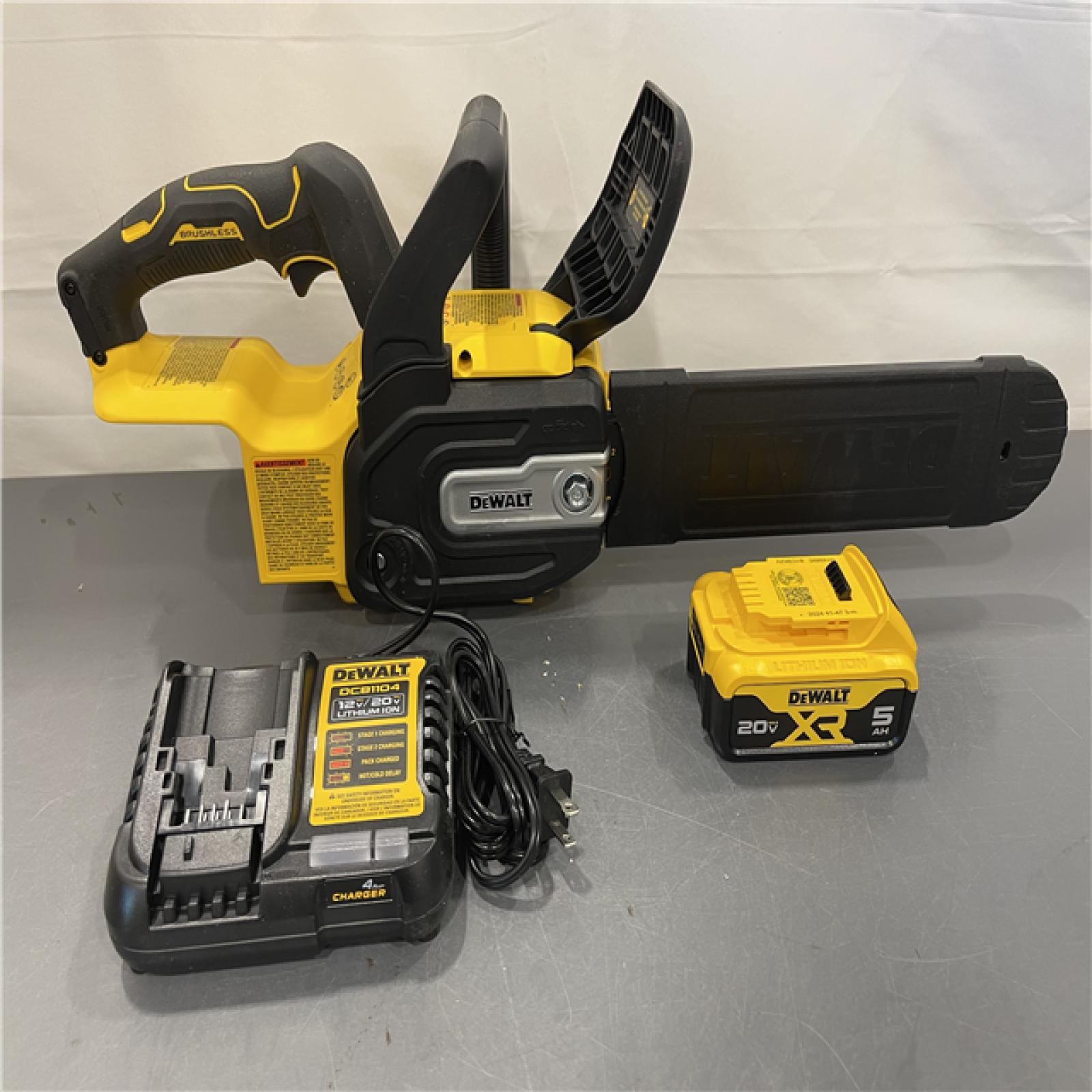 AS-IS - DEWALT 20V MAX Compact 12 Brushless Cordless Chainsaw Kit