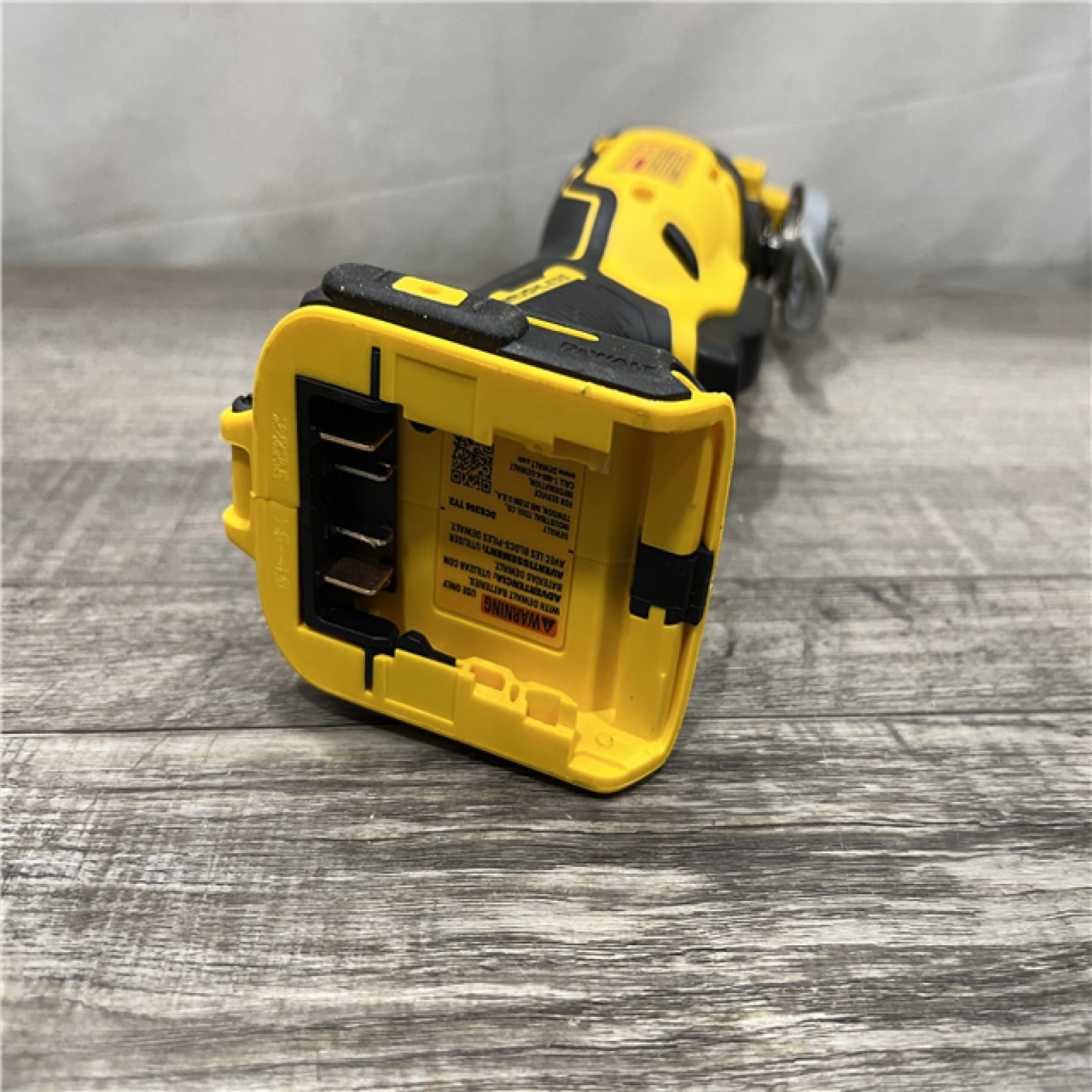AS-IS DEWALT 20V MAX XR Cordless Brushless 3-Speed Oscillating Multi Tool Kit