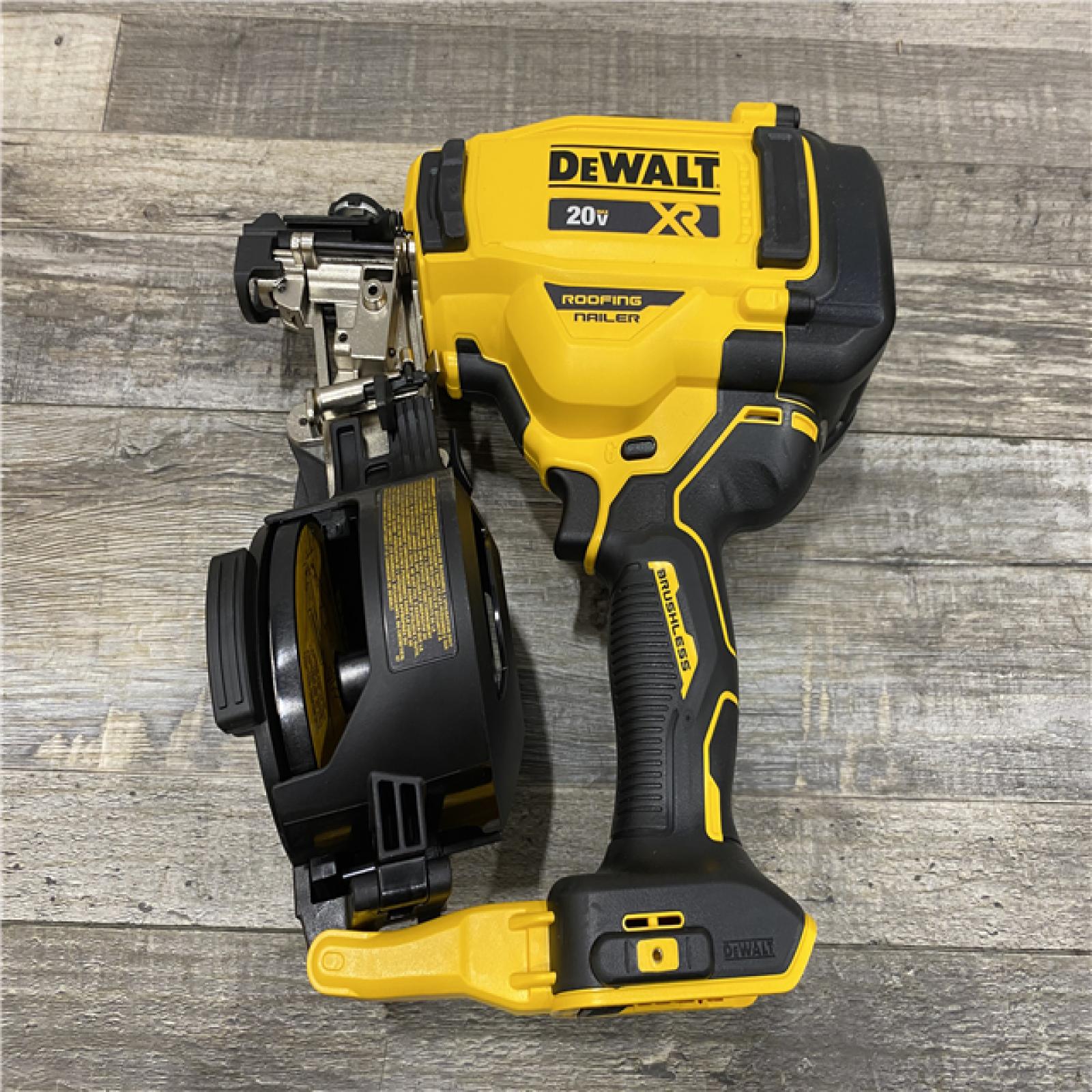 AS-IS DEWALT 20V MAX Lithium-Ion 15-Degree Electric Cordless Roofing Nailer Kit