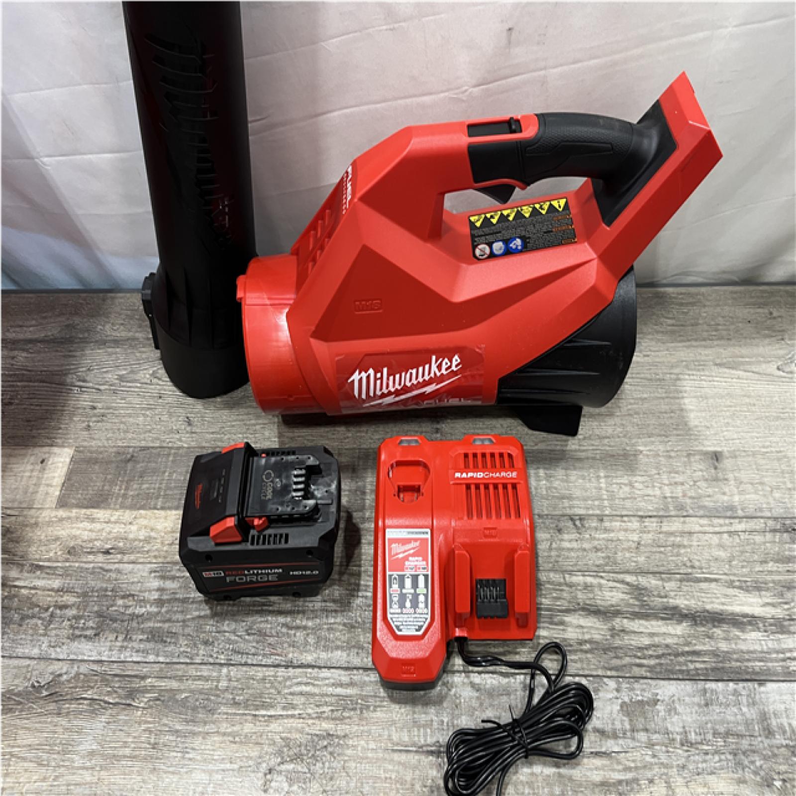 AS-IS Milwaukee FUEL 120 MPH 500 CFM 18V Brushless Cordless Battery Powered Leaf Blower Kit