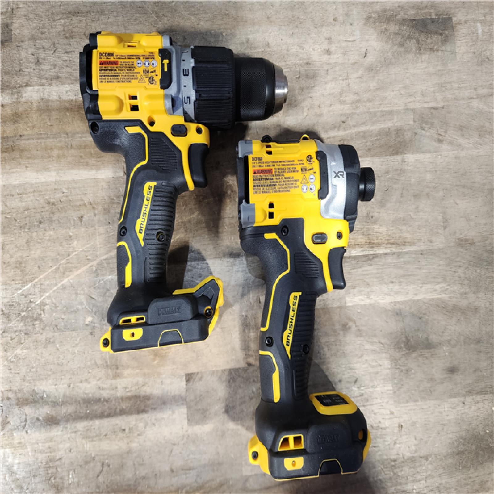 HOUSTON LOCATION - AS-IS DEWALT 2 TOOL COMBO KIT W/ (2) BATTERY & CHARGER