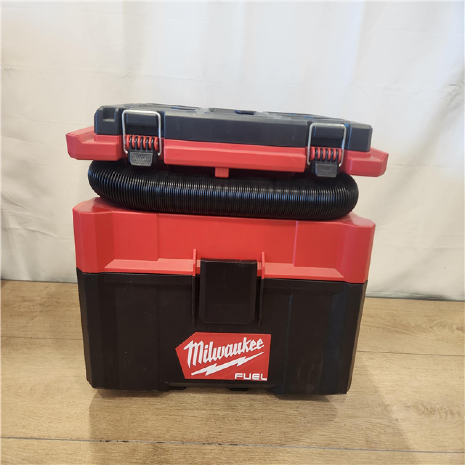 AS-IS- M18 FUEL PACKOUT 18-Volt Lithium-Ion Cordless 2.5 Gal. Wet/Dry Vacuum (Vacuum-Only)