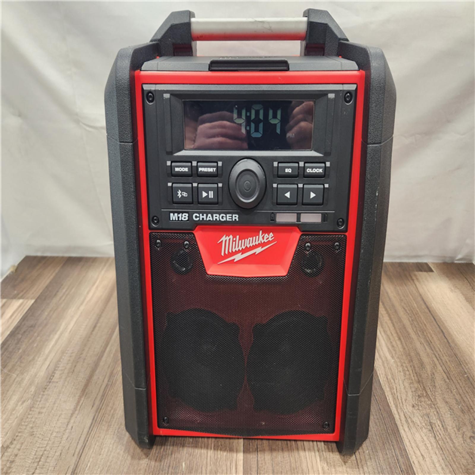 AS-IS- M18 Lithium-Ion Cordless Jobsite Radio/Charger