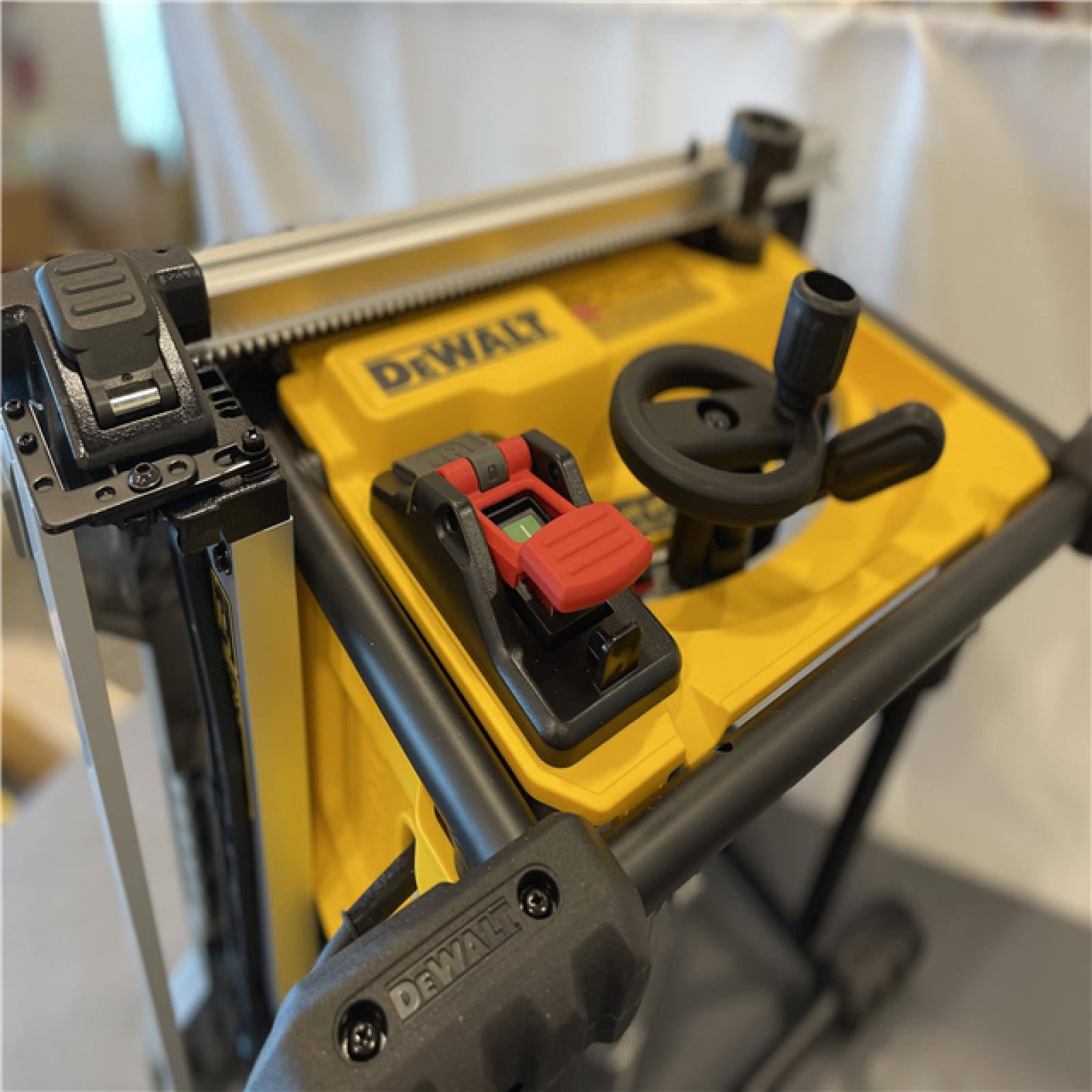 AS-IS - DeWalt 15 Amps Corded 8-1/4 in. Compact Portable Table Saw (Tool Only)