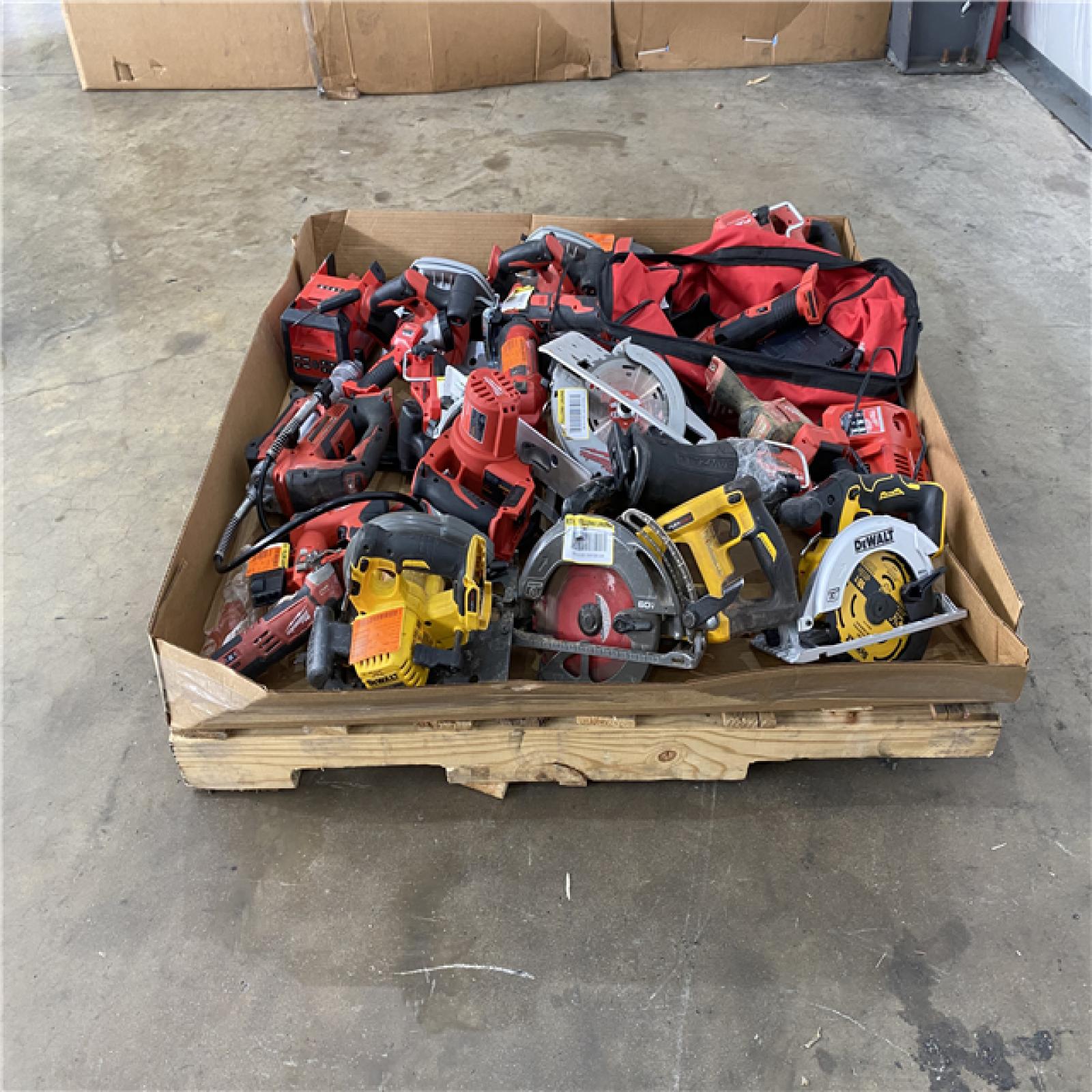 Houston Location AS IS - Tool Pallet