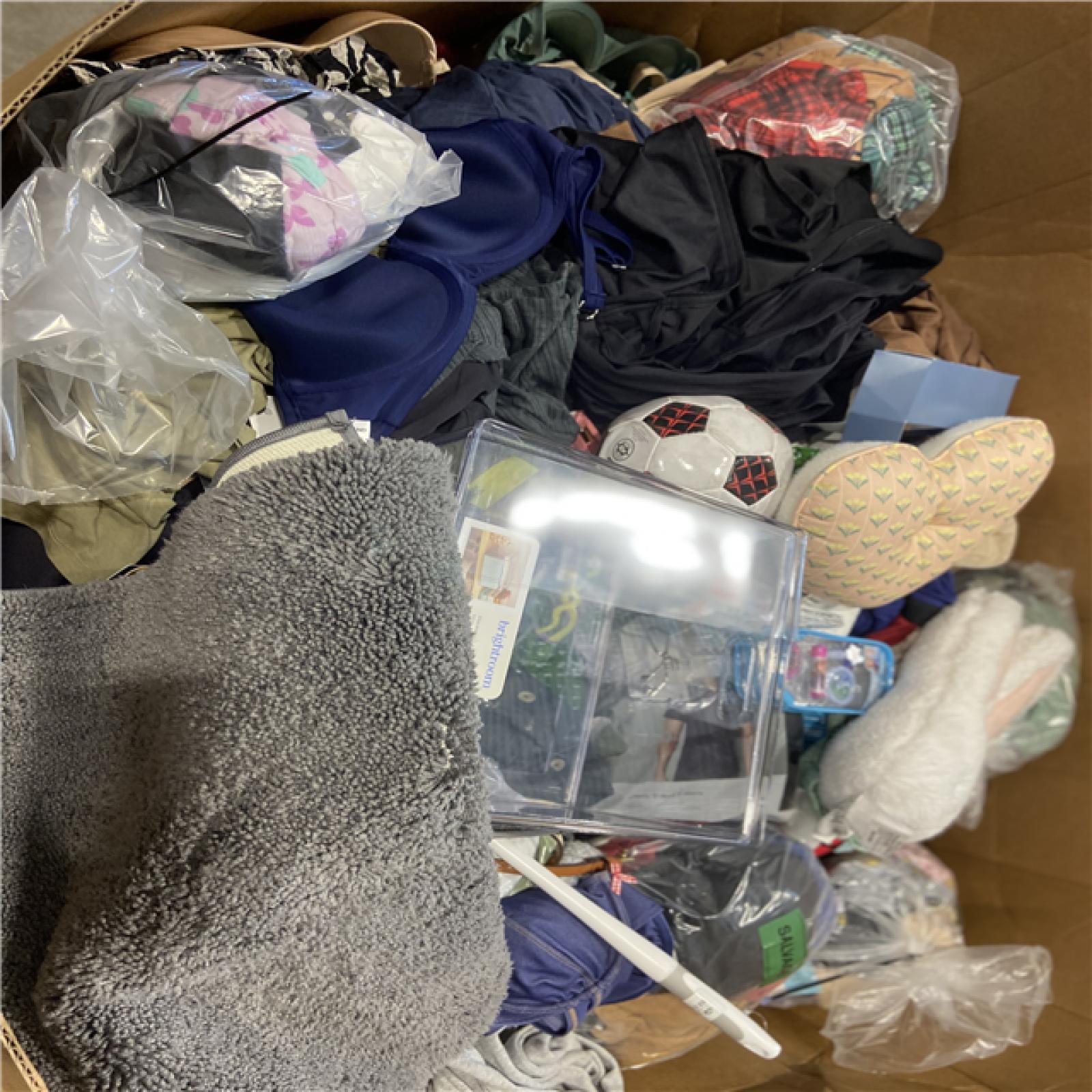 DALLAS LOCATION - BULLSEYE CLOTHING, HOME GOODS PALLET