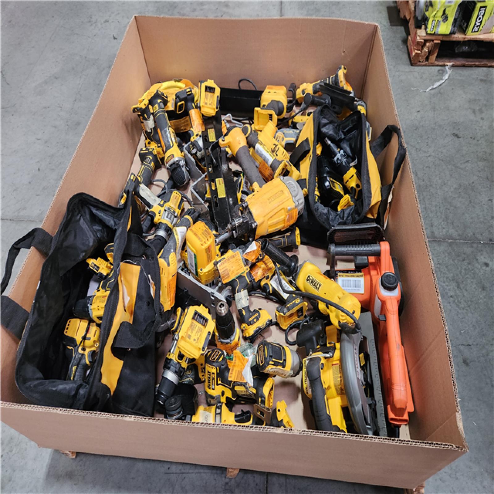 PHOENIX AS-IS TOOL PALLET