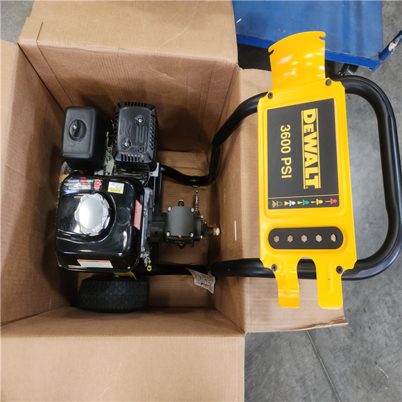 Phoenix NEW DEWALT 3600 PSI 2.5 GPM Gas Pressure Washer with Honda GX200 Engine  Heavy-Duty Commercial Cold Water Power Cleaner
