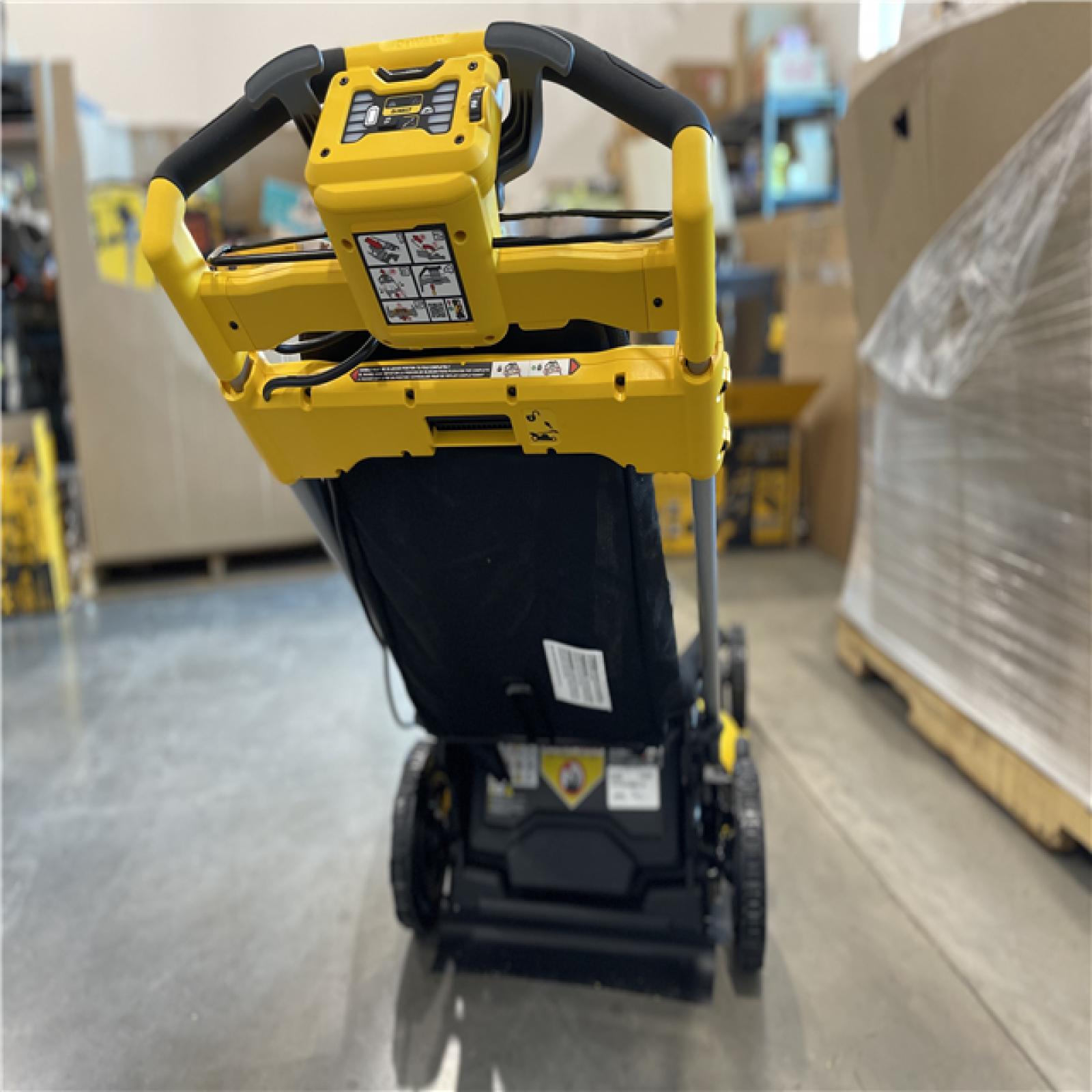 AS-IS - DeWalt 2x20V MAX 21 in. Cordless Battery Powered Self Propelled Lawn Mower Kit
