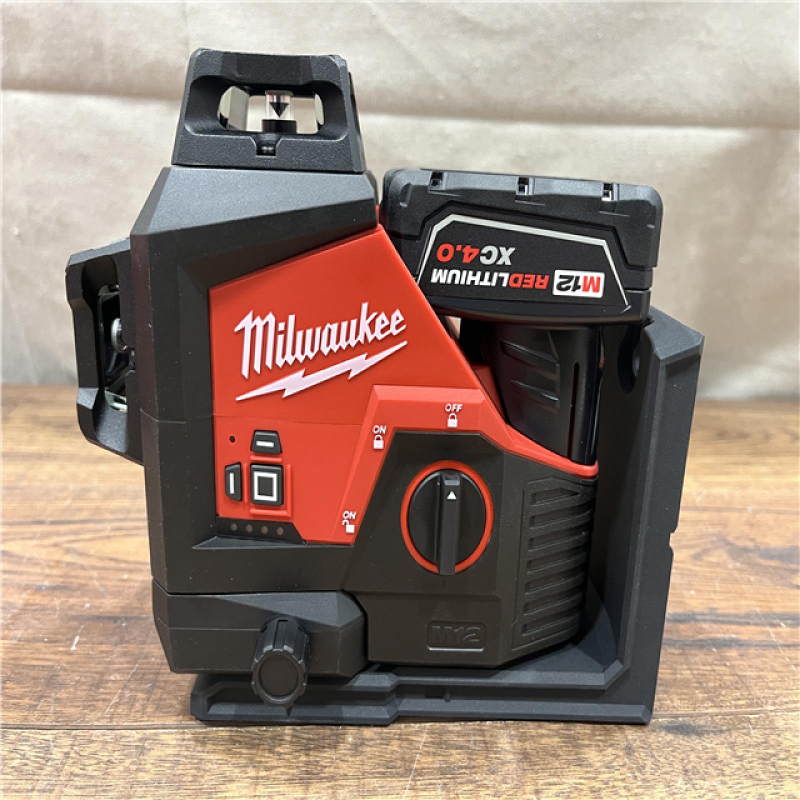 AS-IS  Milwaukee-3632-21 M12 Green Beam Laser 360Â° 3-Plane Kit