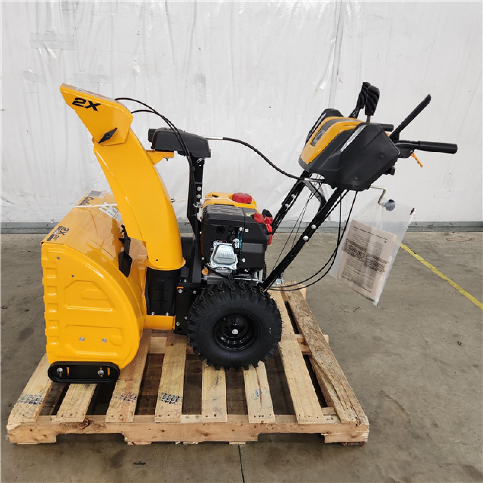 Houston Location - AS-IS Cub Cadet 2x 26'' in Snow Blower