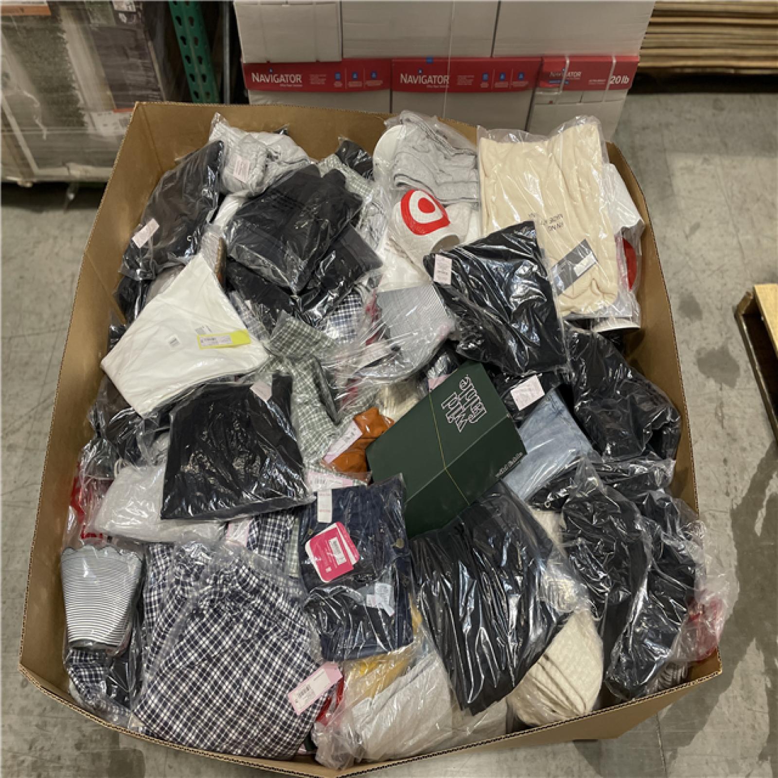 DALLAS LOCATION- NEW!- BULLSEYE MIXED CLOTHING PALLET (300 UNITS)