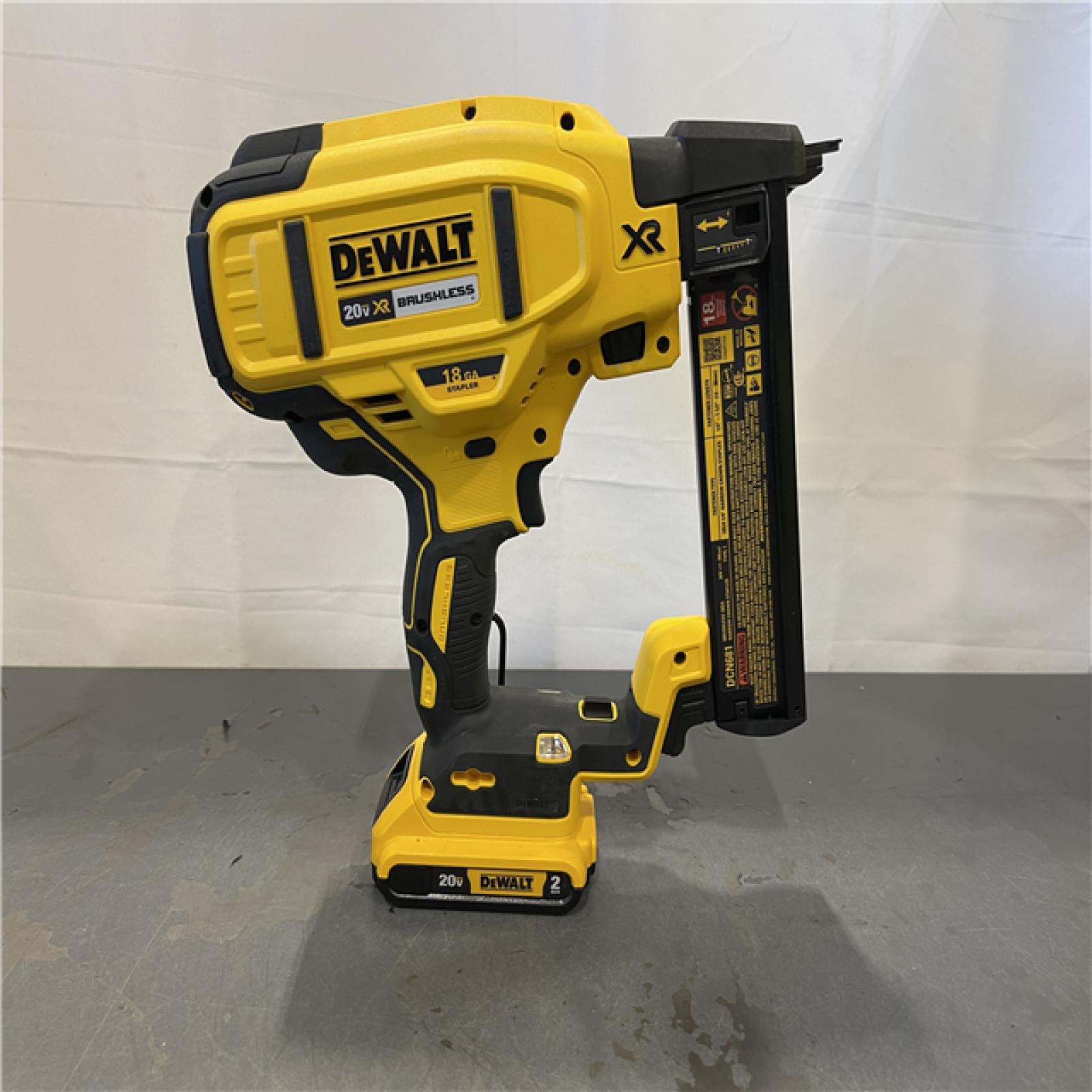 AS-IS - DeWALT 20-Volt MAX 18ga Cordless Brushless Narrow Crown Stapler Kit
