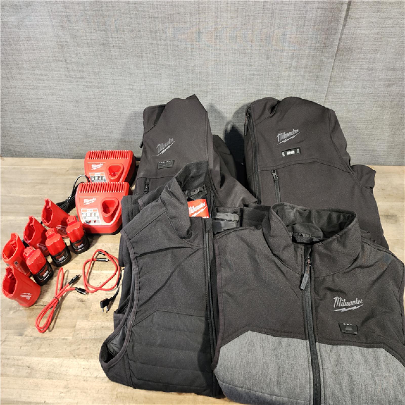 HOUSTON LOCATION - AS-IS MILWAUKEE 4 HEATED CLOTHING COMBO KIT