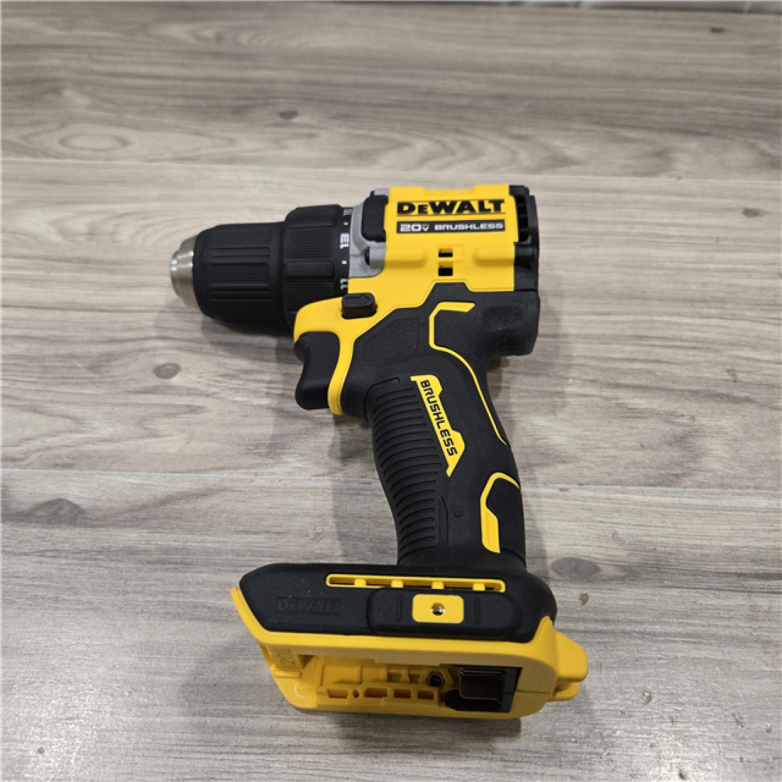 AS-IS DEWALT ATOMIC COMPACT SERIES 20V MAX* Cordless 1/2 Drill/Driver Kit